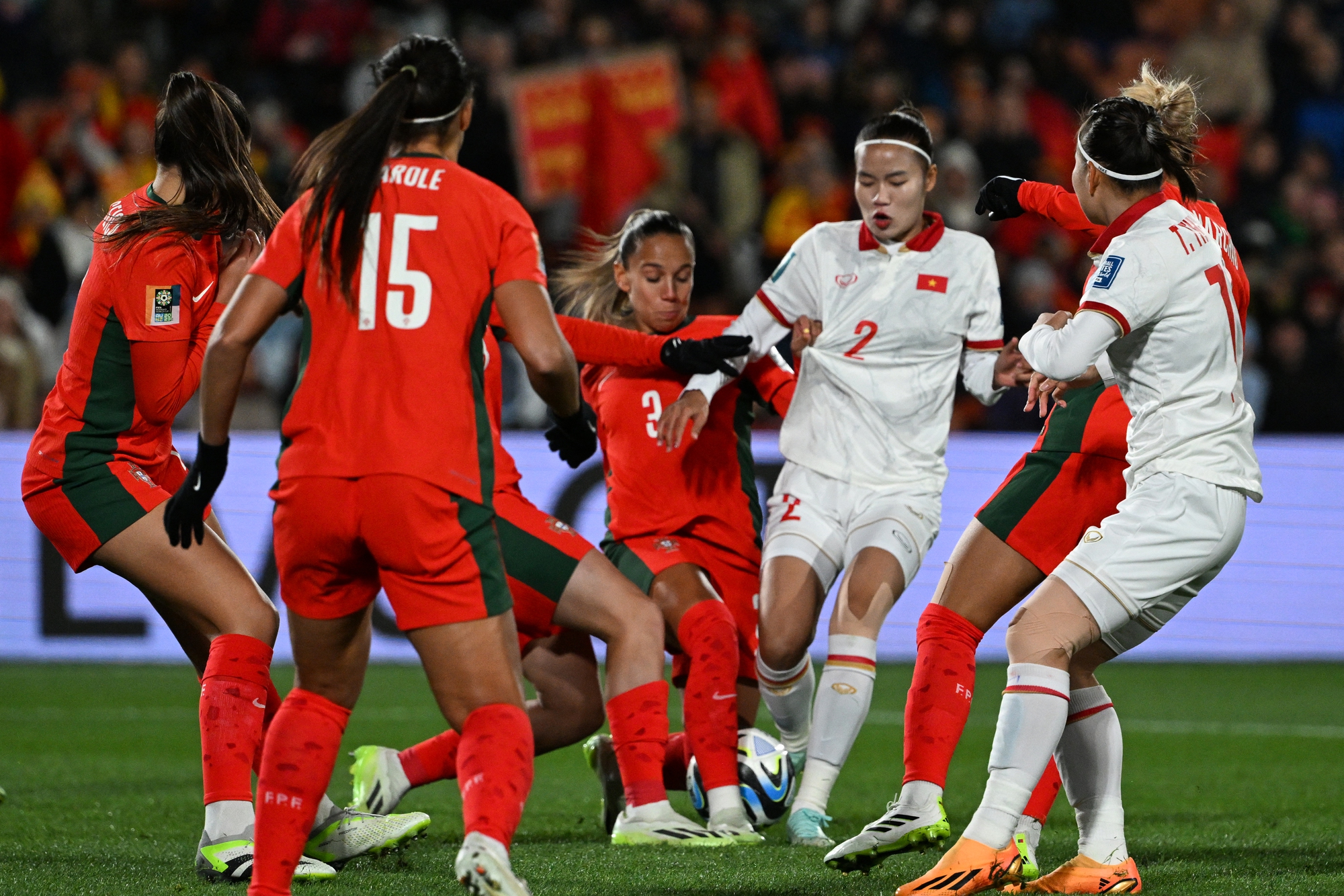 Vì sao đội tuyển nữ Việt Nam thủng lưới chóng vánh trước Bồ Đào Nha? - Ảnh 3.