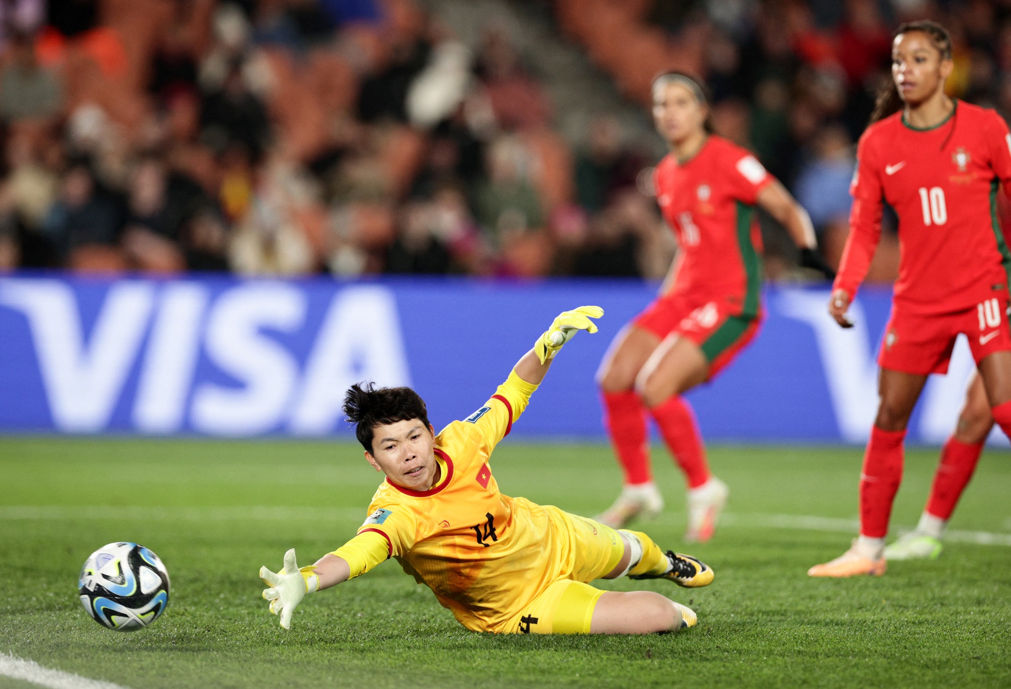 Báo Bồ Đào Nha khen ngợi thủ môn của đội tuyển nữ Việt Nam - Ảnh 1.