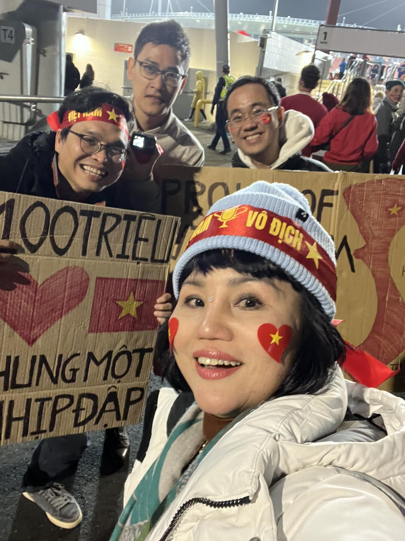 Đội tuyển nữ Việt Nam gặp Bồ Đào Nha: 'Tự hào Việt Nam' giữa Hamilton - Ảnh 2.