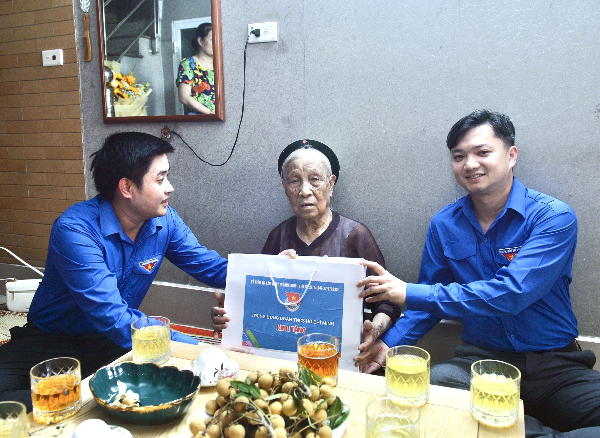 Mẹ VN anh hùng 98 tuổi ở Hà Nội: 'Khi nghe danh hiệu, tôi lại nhớ con' - Ảnh 3.