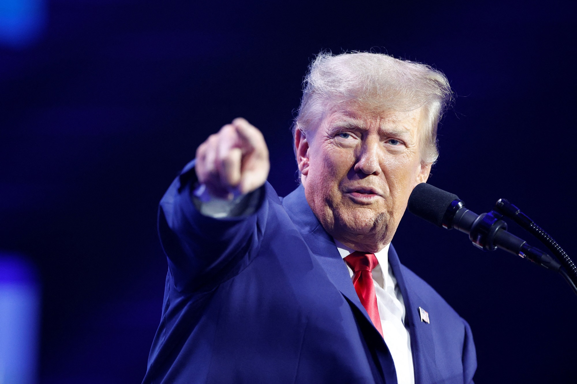 Ông Trump đối diện cáo buộc mới trong vụ hồ sơ mật