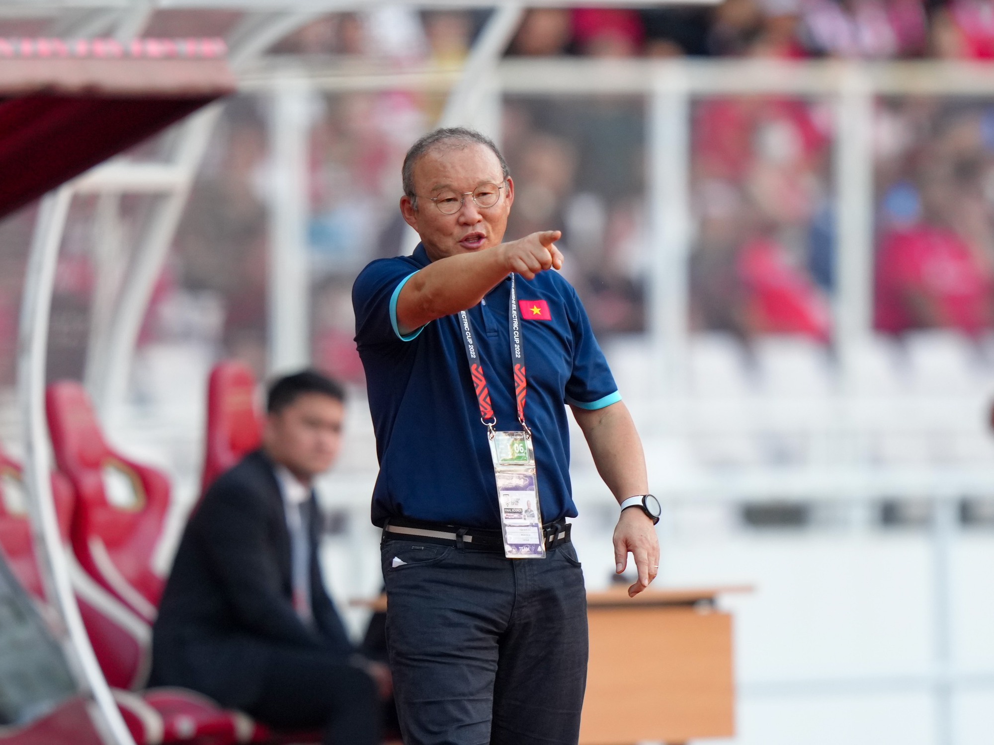 HLV Park Hang-seo phản ứng trong trận bán kết AFF Cup 2022 trên sân Gelora Bung Karno