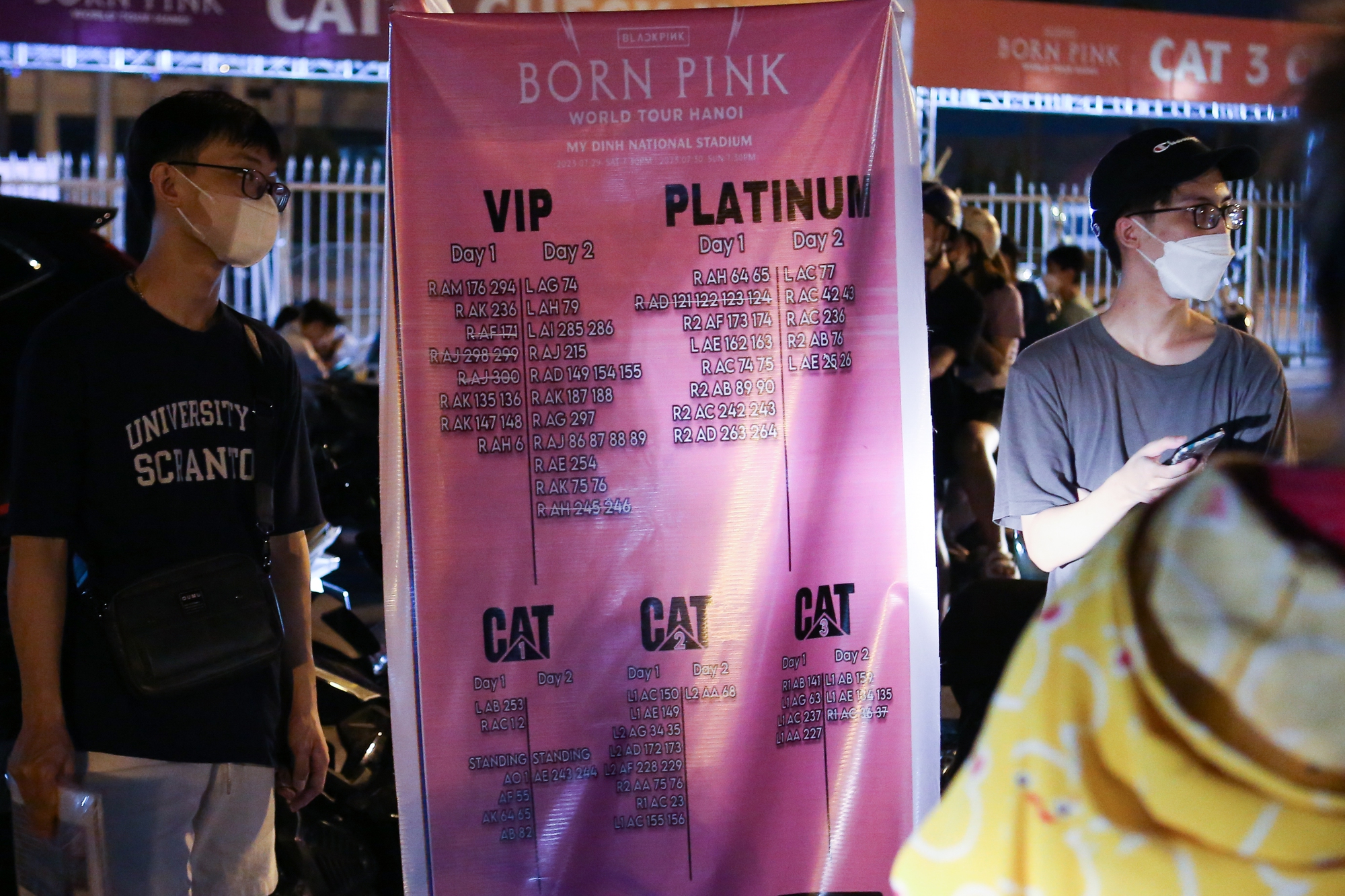 Sát show diễn Blackpink, phe vé vẫn 'méo mặt' dù 'đại hạ giá' - Ảnh 2.