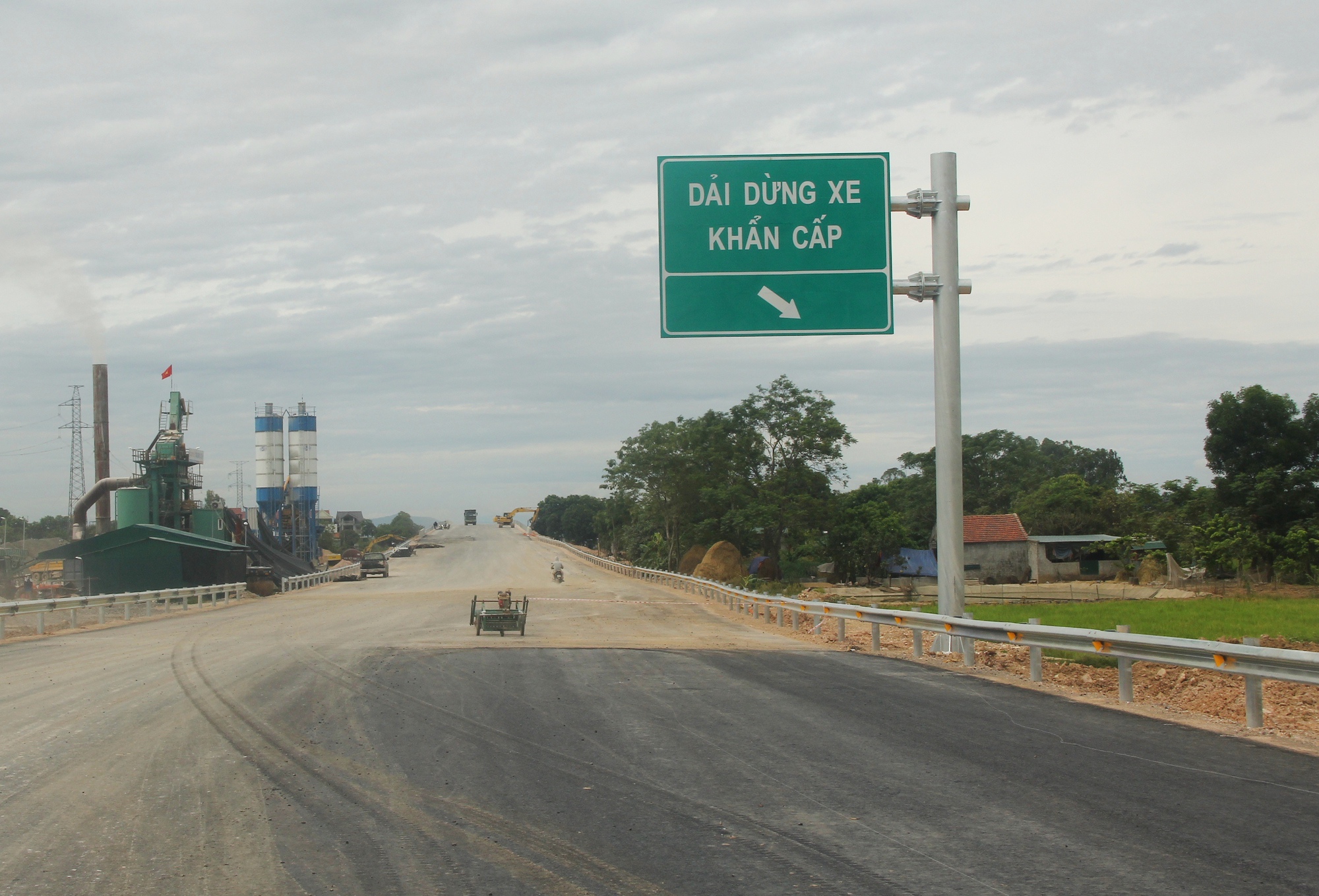 Cận cảnh cao tốc Bắc Nam đoạn Nghi Sơn – Diễn Châu sẽ thông xe ngày 2.9 - Ảnh 6.
