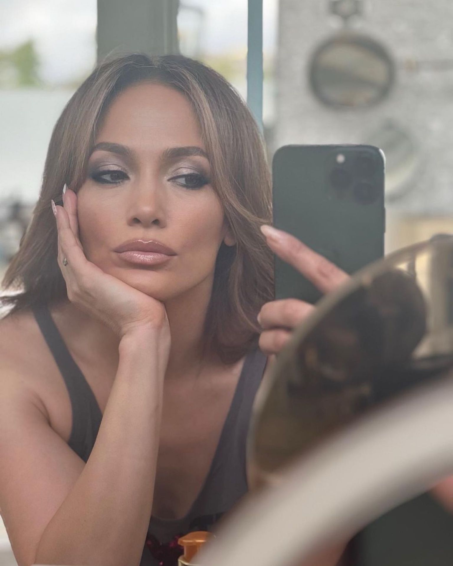 Vẻ đẹp nóng bỏng của Jennifer Lopez ở tuổi 54   - Ảnh 8.