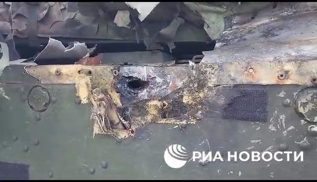 Quân đội Nga thu giữ xe bọc thép CV90 của Ukraine - Ảnh 2.