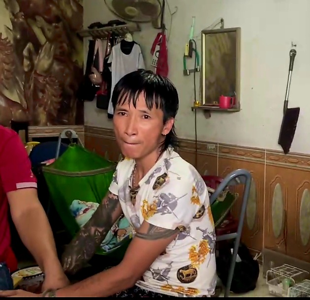  Nam Định: Bắt đối tượng hàn chặt cửa, lắp camera xung quanh nhà để bán ma túy - Ảnh 1.