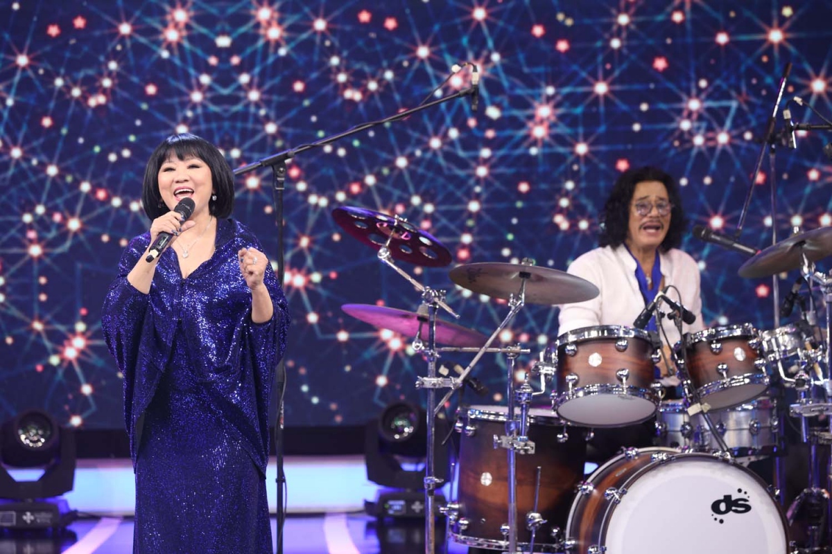 សិល្បករជាង 100 នាក់ច្រៀង 'ដើម្បីស្នាមញញឹមរបស់កុមារ' - រូបថត 1 ។ Hơn 100 văn nghệ sĩ hát 'Vì nụ cười trẻ thơ' - Ảnh 1.