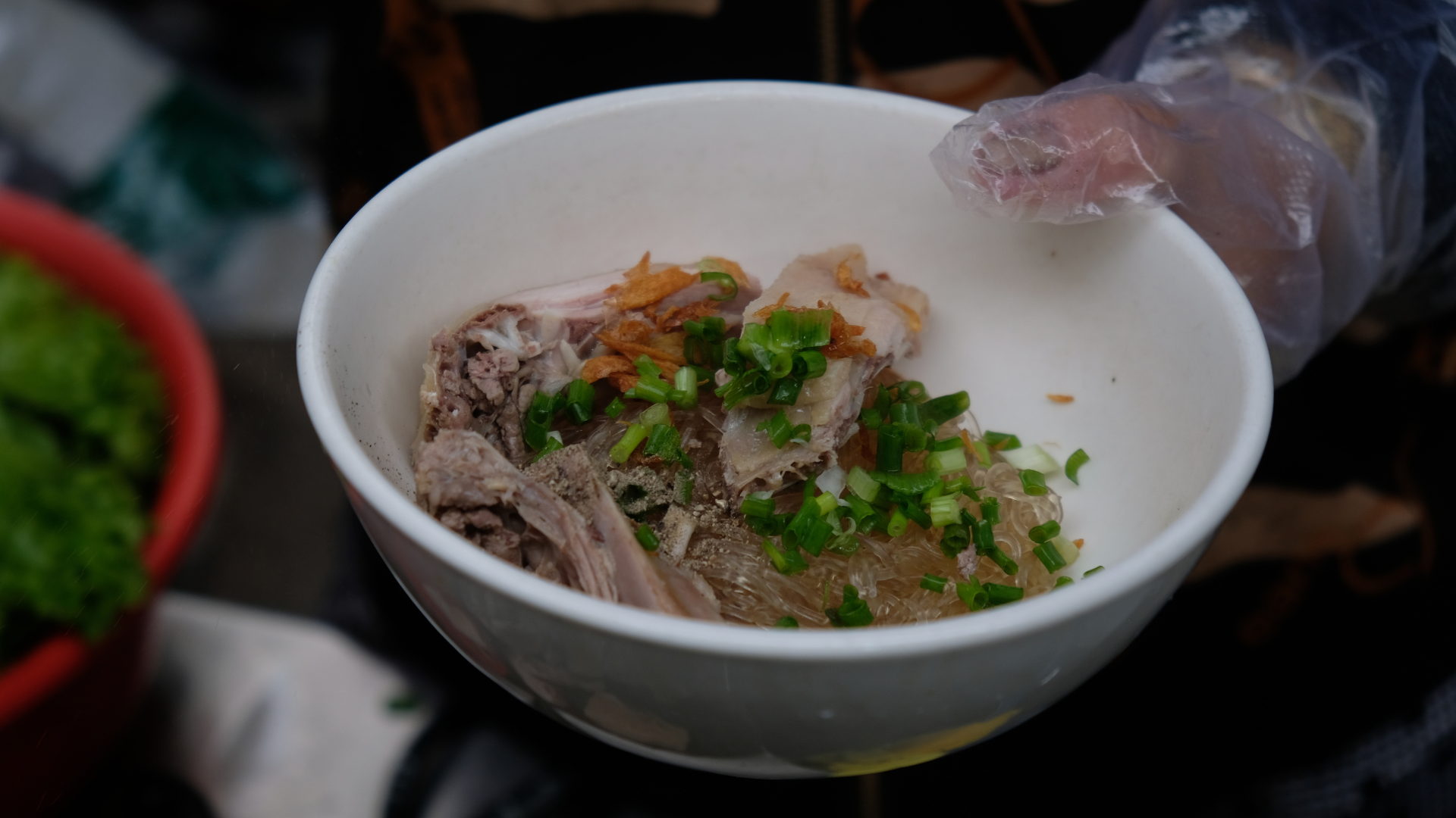 Đi ăn miến gà ta 30 năm giá bình dân ở khu Lãnh Binh Thăng - Ảnh 1.