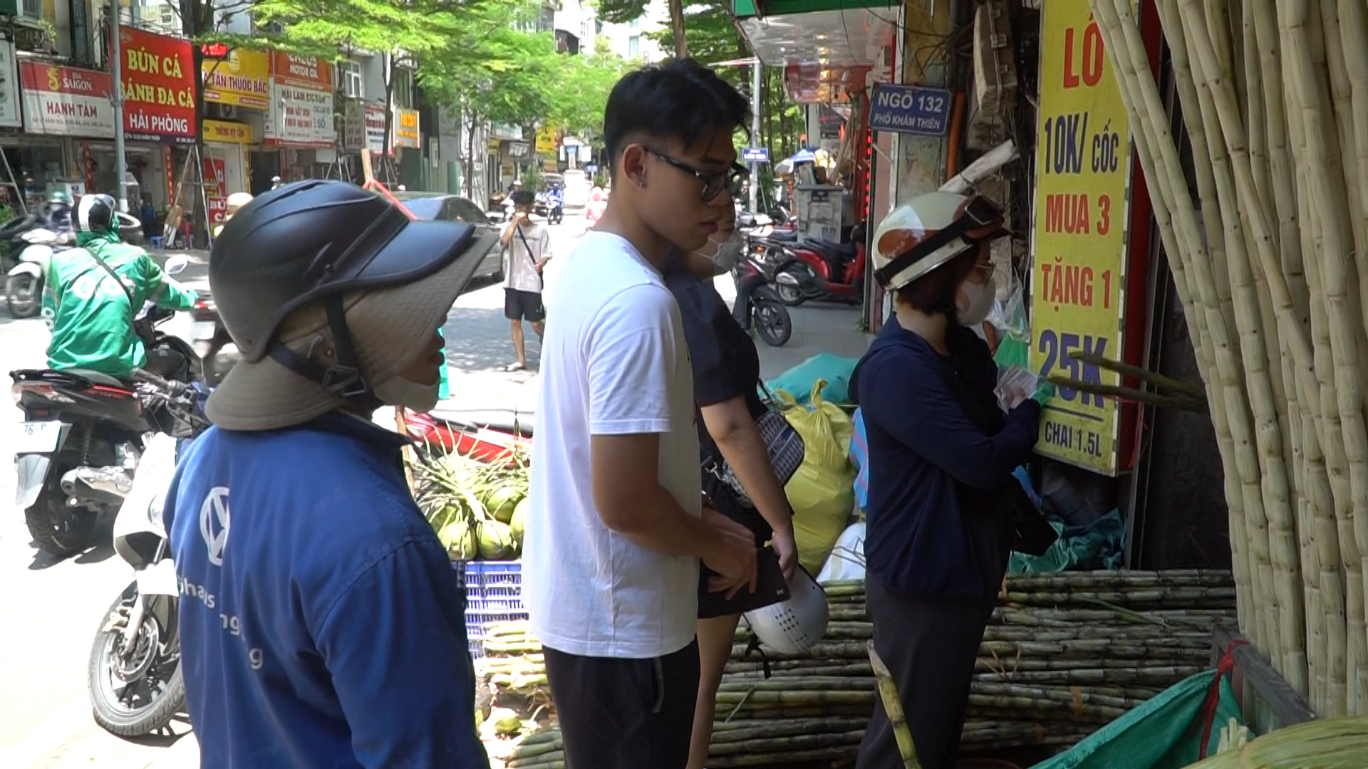 Bán 6.000 cây mía/ngày, quán nước thu hàng trăm triệu - Ảnh 2.