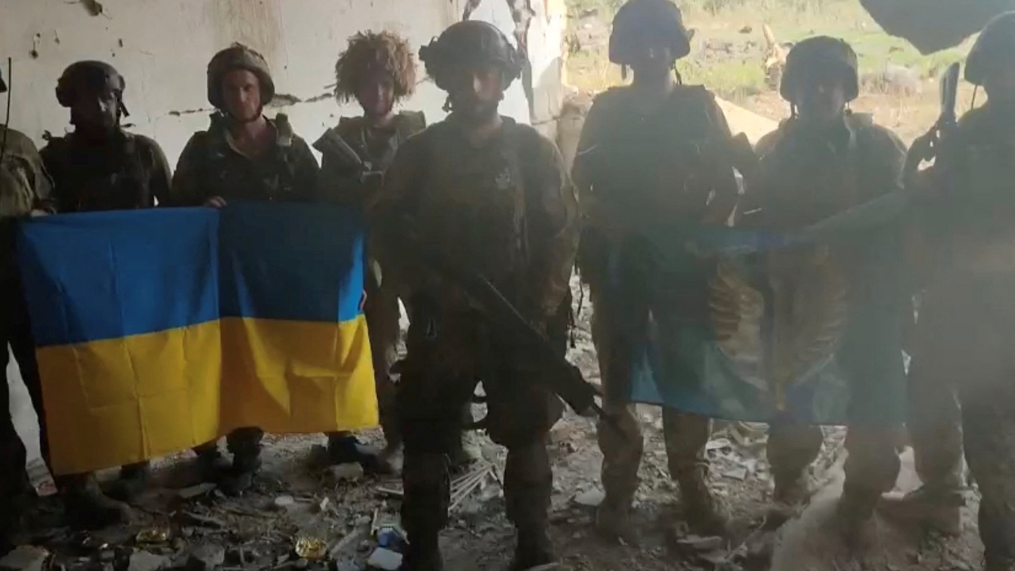 Quân đội Ukraine nói giao tranh khốc liệt, đẫm máu  - Ảnh 1.