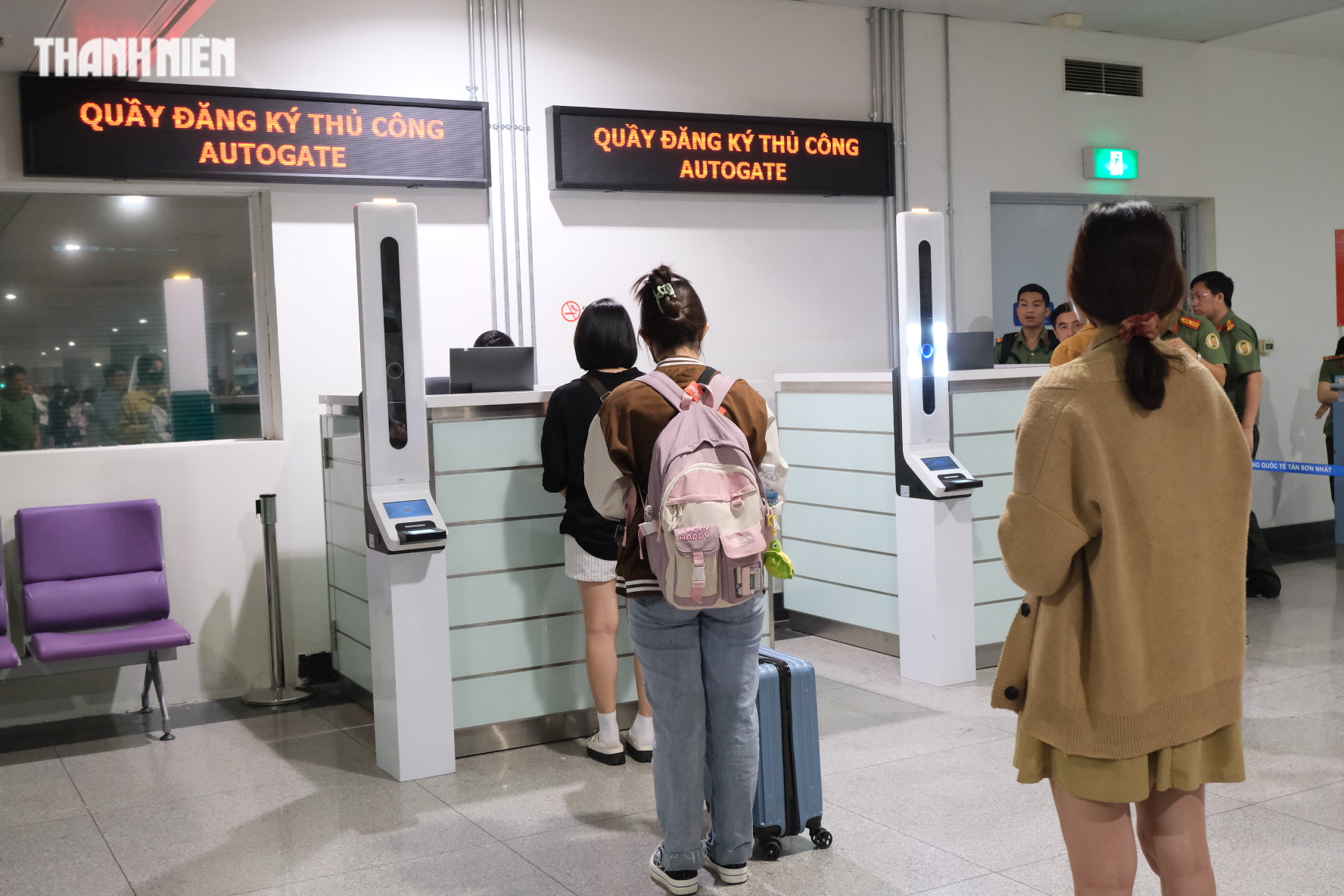 Tân Sơn Nhất chính thức thử nghiệm scan passport cho người Việt, nhập cảnh chỉ 30 giây - Ảnh 1.