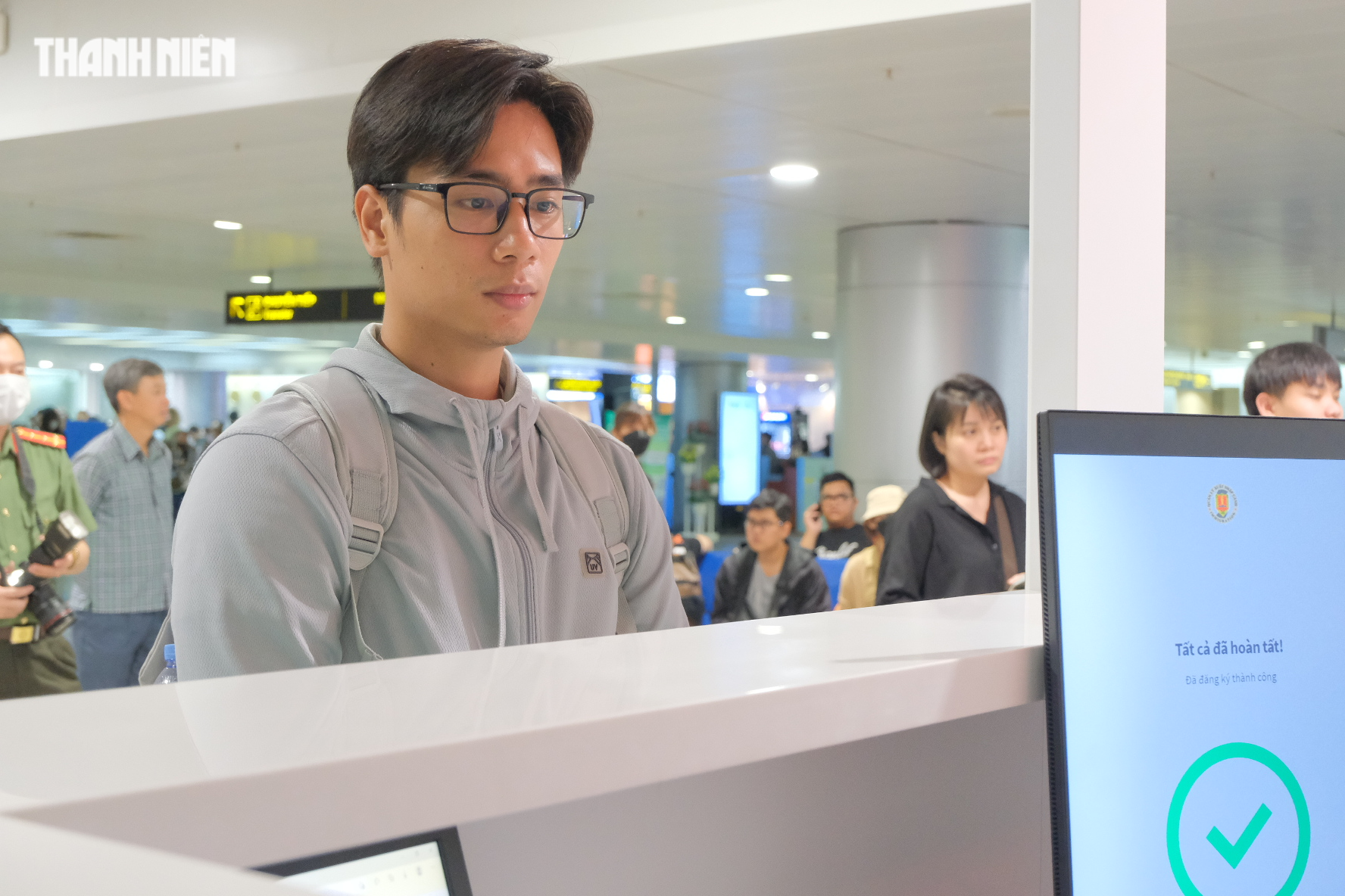 Tân Sơn Nhất chính thức thử nghiệm scan passport cho người Việt, nhập cảnh chỉ 30 giây - Ảnh 2.