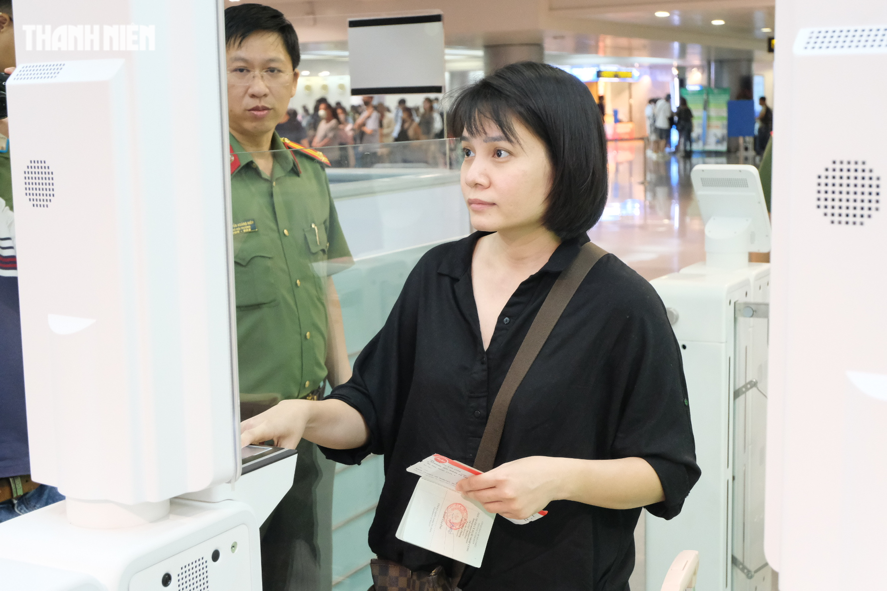 Tân Sơn Nhất chính thức thử nghiệm scan passport cho người Việt, nhập cảnh chỉ 30 giây - Ảnh 5.