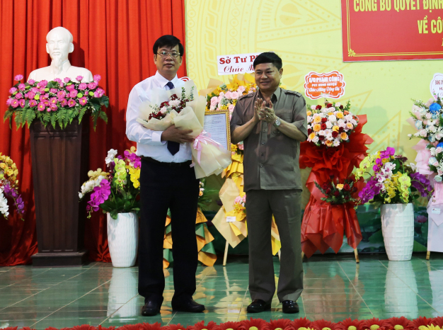 Chánh văn phòng UBND tỉnh Đắk Lắk được luân chuyển giữ chức bí thư huyện biên giới - Ảnh 1.