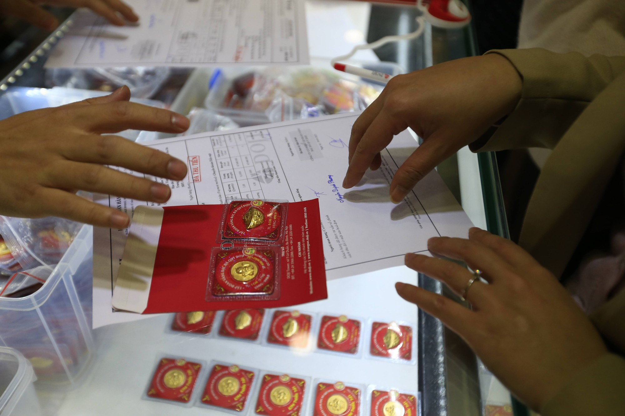 Giá vàng hôm nay 1.8.2023: Vàng miếng SJC tăng cao - Ảnh 1. Giá vàng hôm nay 1.8.2023: Vàng miếng SJC tăng cao - Ảnh 1.