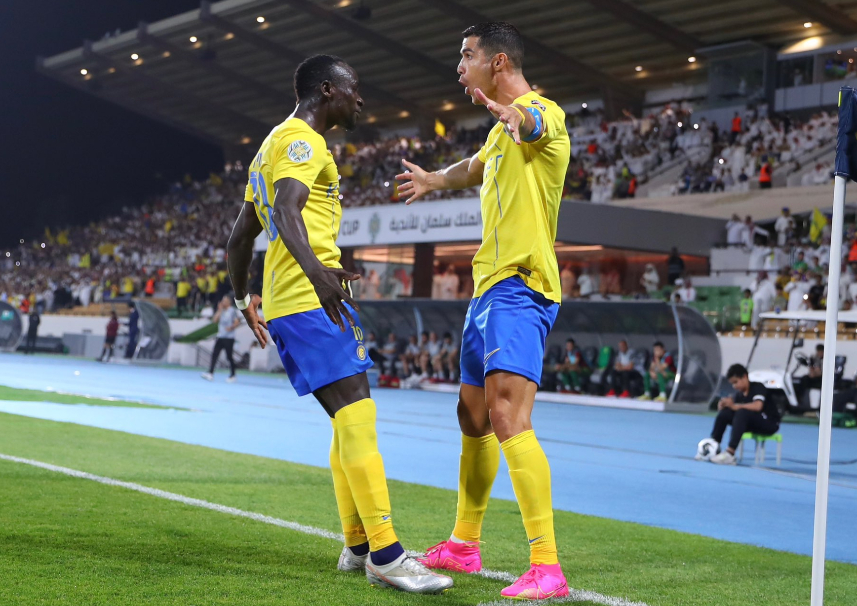 Cristiano Ronaldo scored the decisive goal to bring Al Nassr into the Arab Club Champions Cup final - Photo 2.