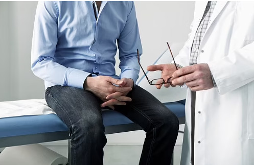 Dấu hiệu báo động của ung thư, nhưng 43% nam giới ngại đi khám - Ảnh 1.