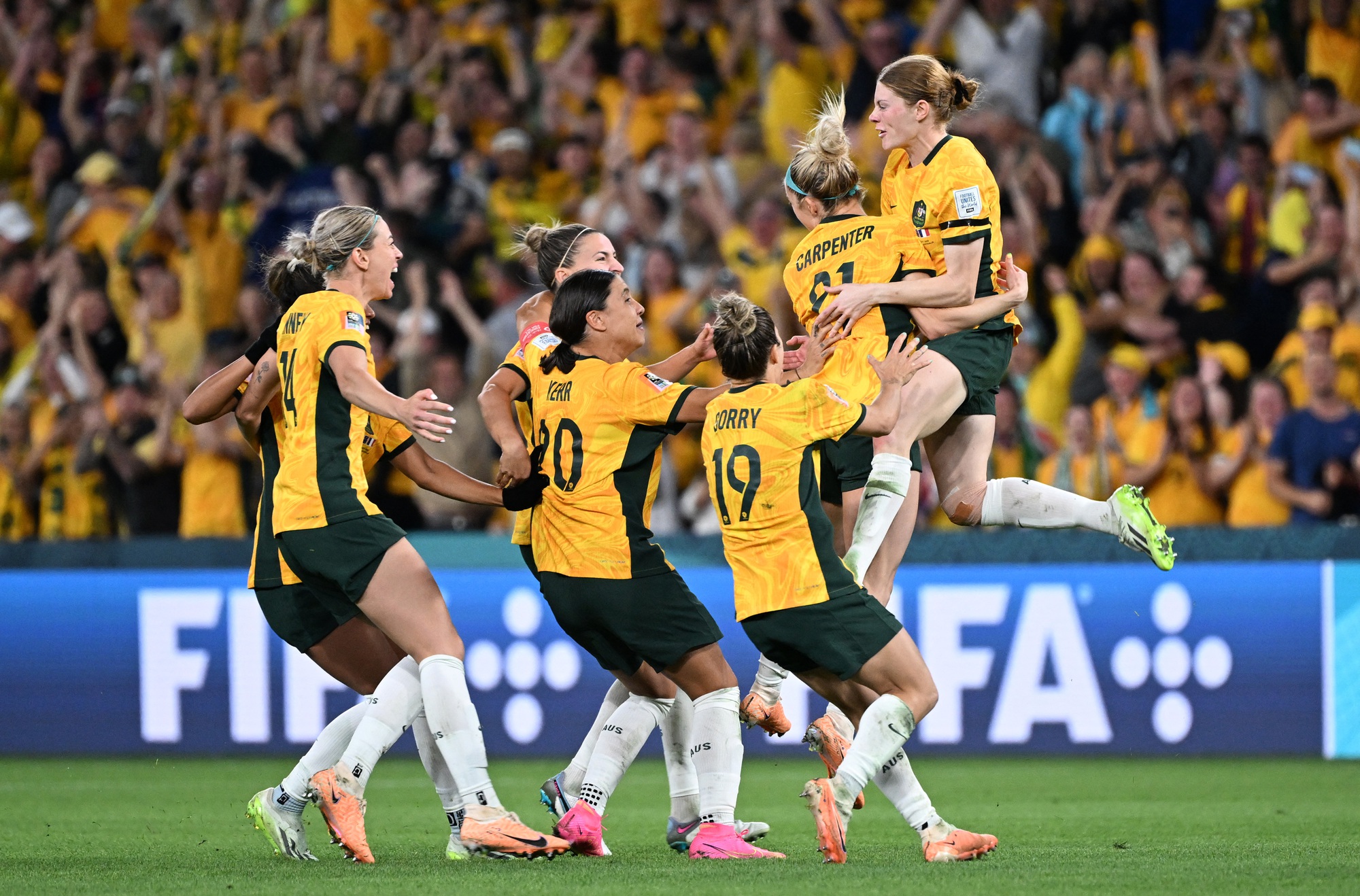 Thủ môn đội tuyển nữ Úc: “Tôi vừa thi đấu trận điên rồ nhất trong sự nghiệp” - Ảnh 7.