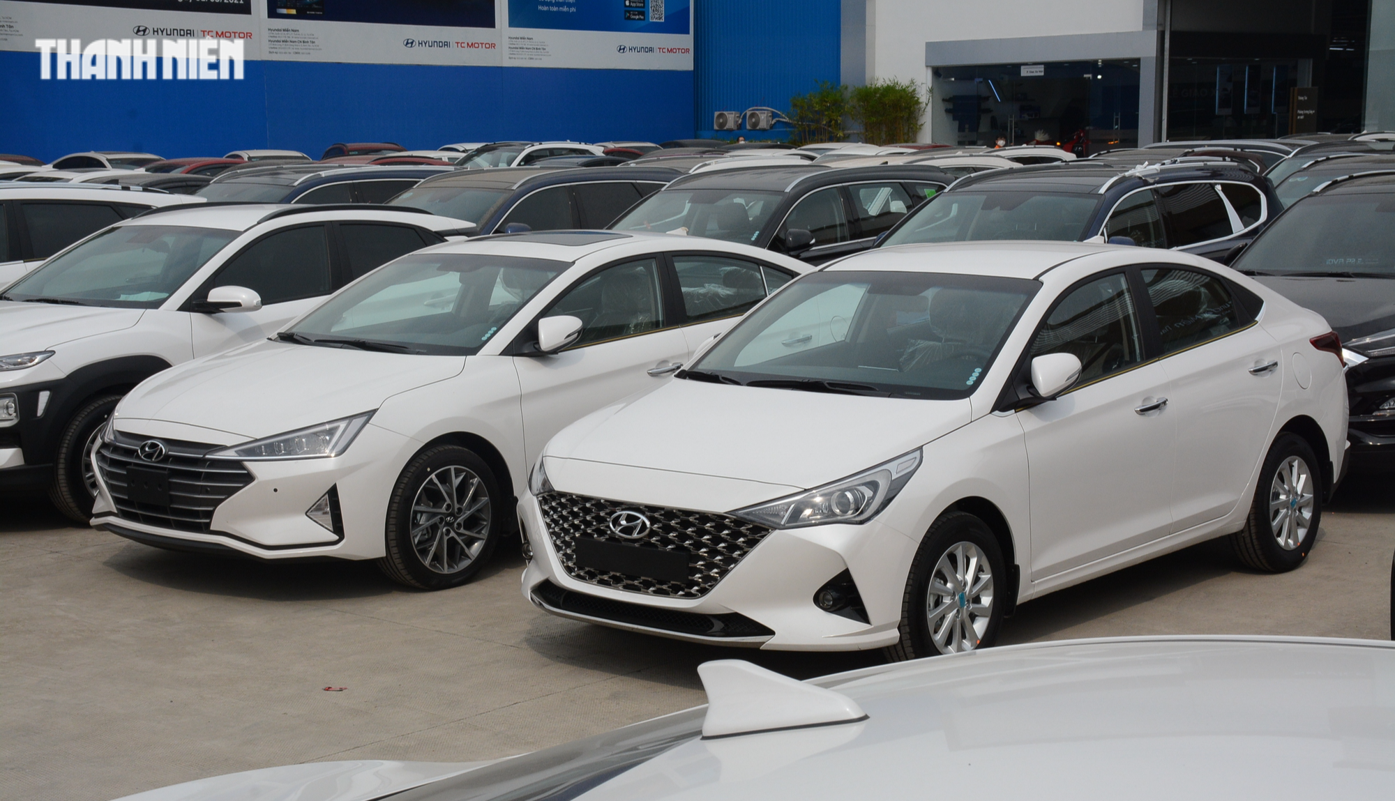 Nhiều mẫu mã được giảm phí trước bạ, doanh số bán ô tô Hyundai vẫn lao dốc - Ảnh 1.
