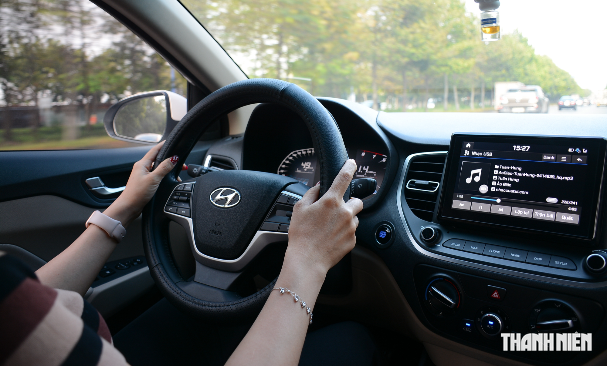 Nguyên nhân khiến vô-lăng ô tô đánh lái nặng dù hệ thống trợ lực vẫn hoạt động - Ảnh 1.