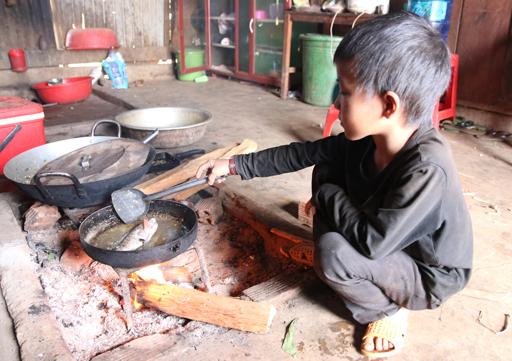 Những ngày không đến trường của trẻ em vùng cao - Ảnh 5.