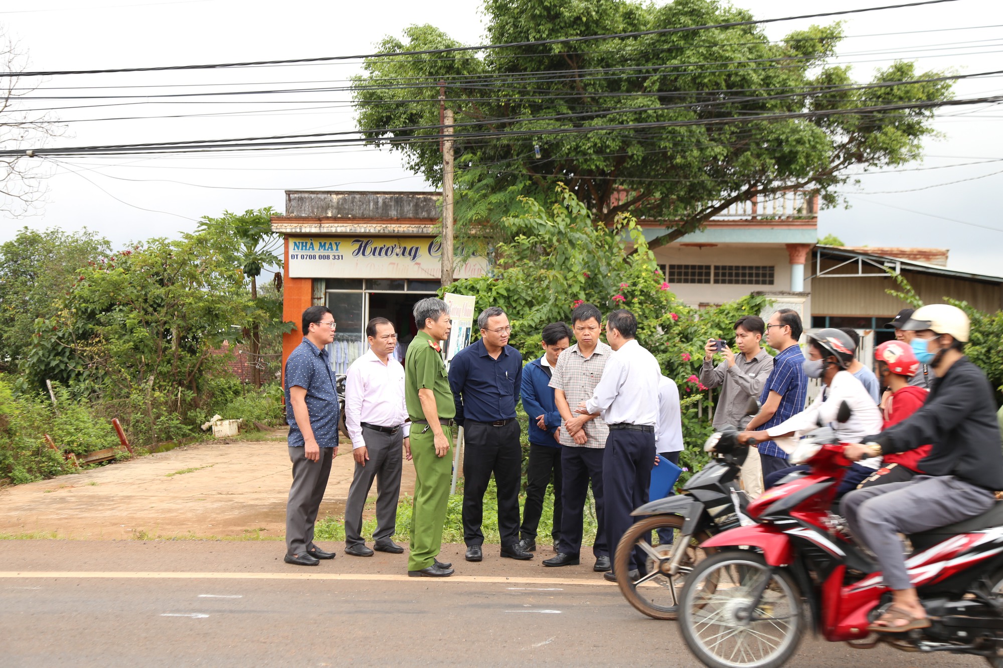 Khắc phục hậu quả vụ tai nạn giao thông làm 3 thành viên CLB HAGL tử vong - Ảnh 7.