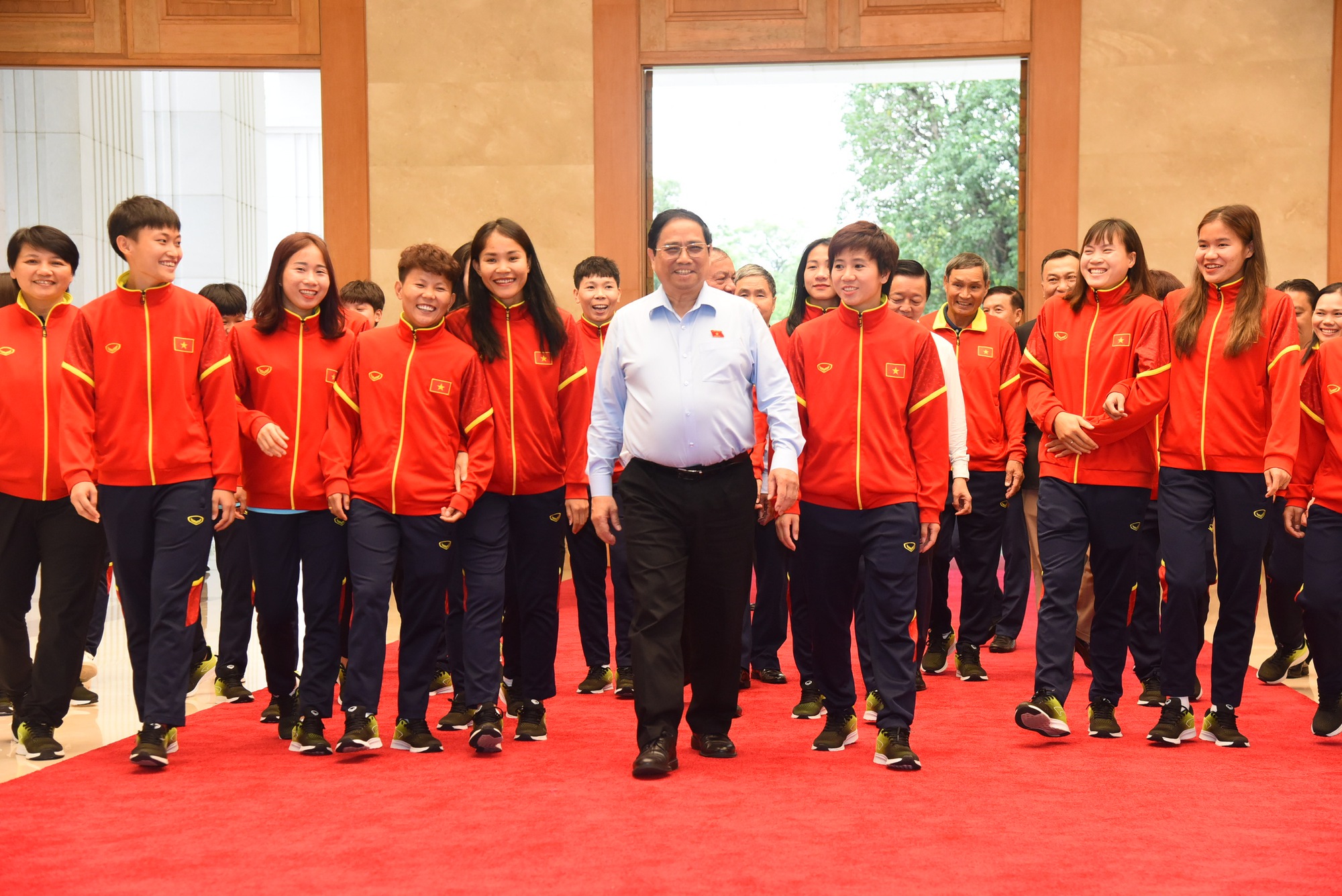 Thủ tướng Phạm Minh Chính chúc mừng các cô gái kim cương chơi với tinh thần VN - Ảnh 1.