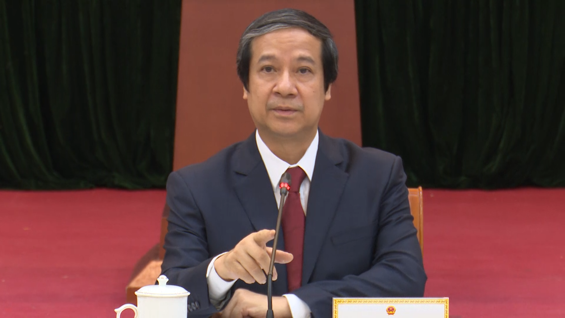 Bộ trưởng Nguyễn Kim Sơn: dạy các môn tích hợp có điểm vướng, điểm nghẽn, điểm khó - Ảnh 1.