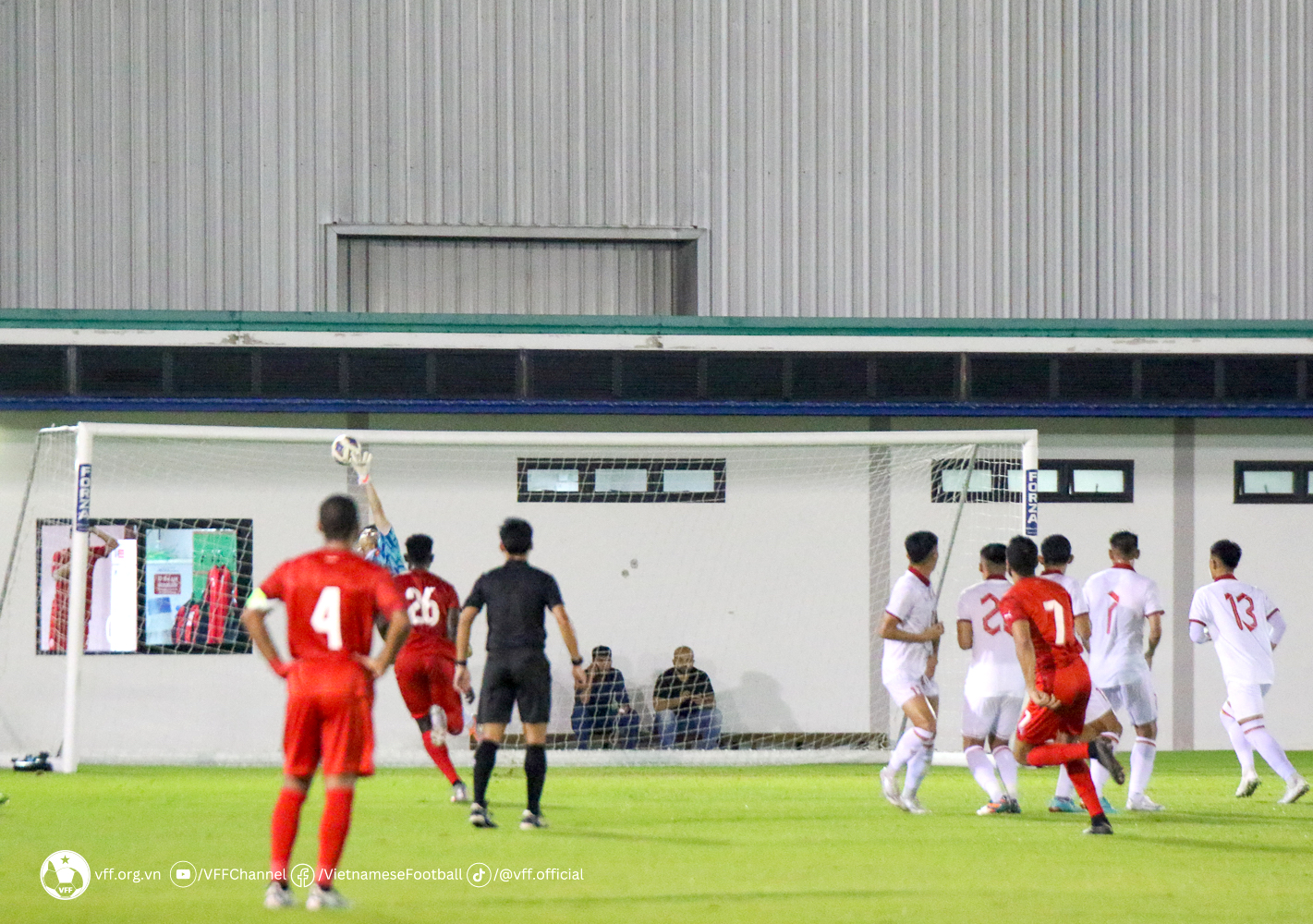 Tình huống ghi bàn của đội U.23 Bahrain, từ cú đá phạt trực tiếp