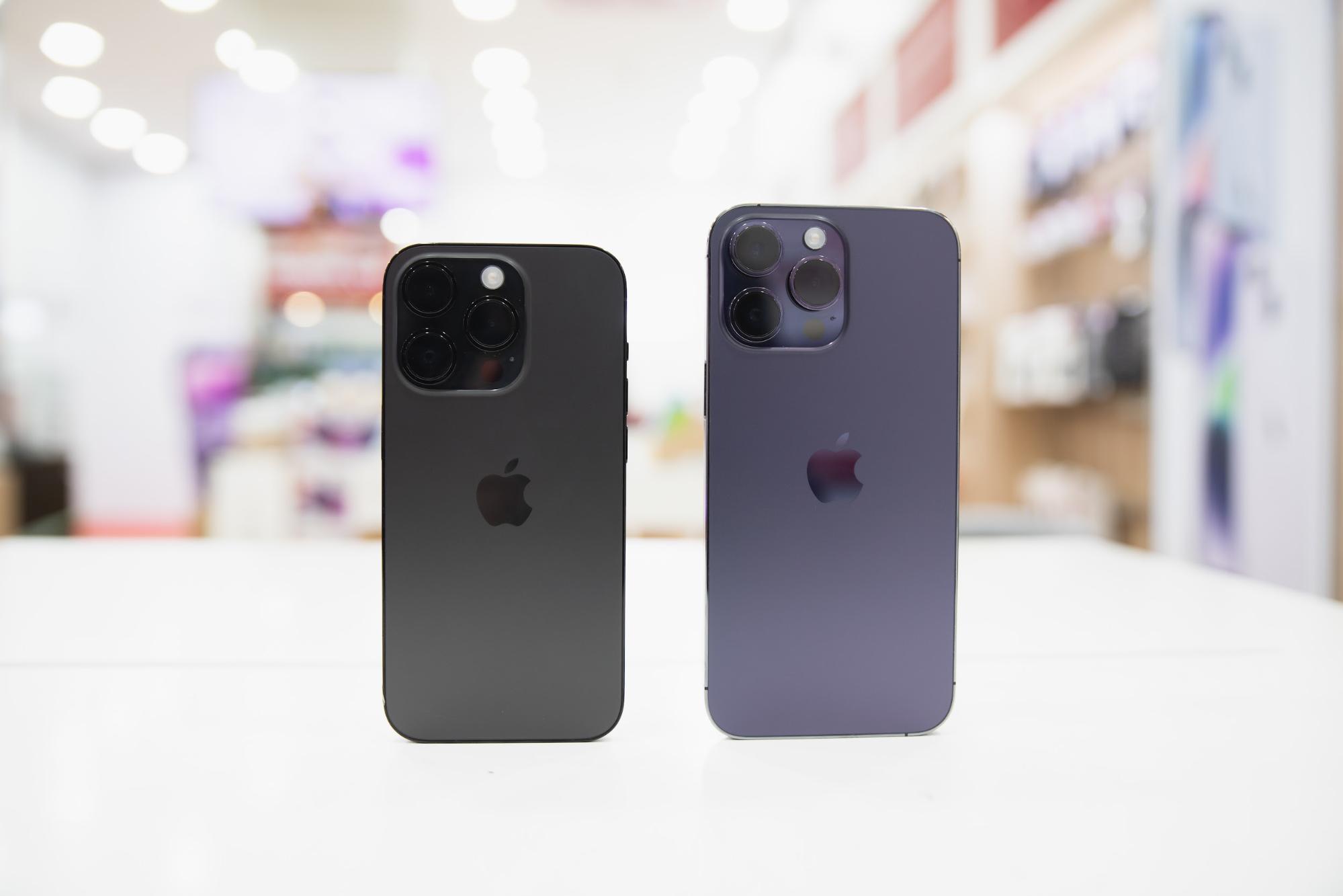 iPhone 14 Pro Max vẫn 'cháy hàng' tại Việt Nam, dù thế hệ mới sắp ra mắt - Ảnh 2. iPhone 14 Pro Max vẫn 'cháy hàng' tại Việt Nam, dù thế hệ mới sắp ra mắt - Ảnh 2.