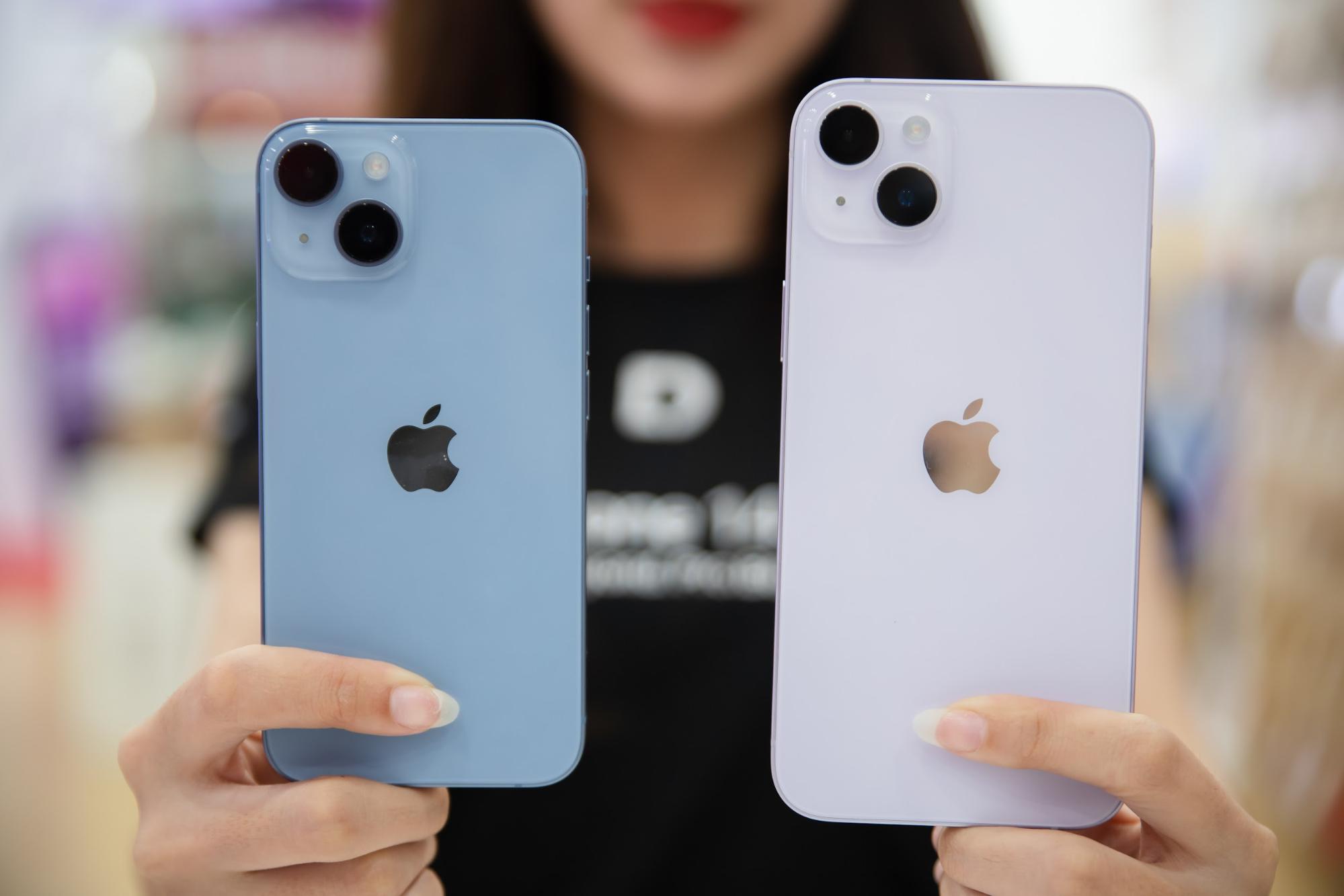 iPhone 14 Pro Max vẫn 'cháy hàng' tại Việt Nam, dù thế hệ mới sắp ra mắt - Ảnh 3. iPhone 14 Pro Max vẫn 'cháy hàng' tại Việt Nam, dù thế hệ mới sắp ra mắt - Ảnh 3.