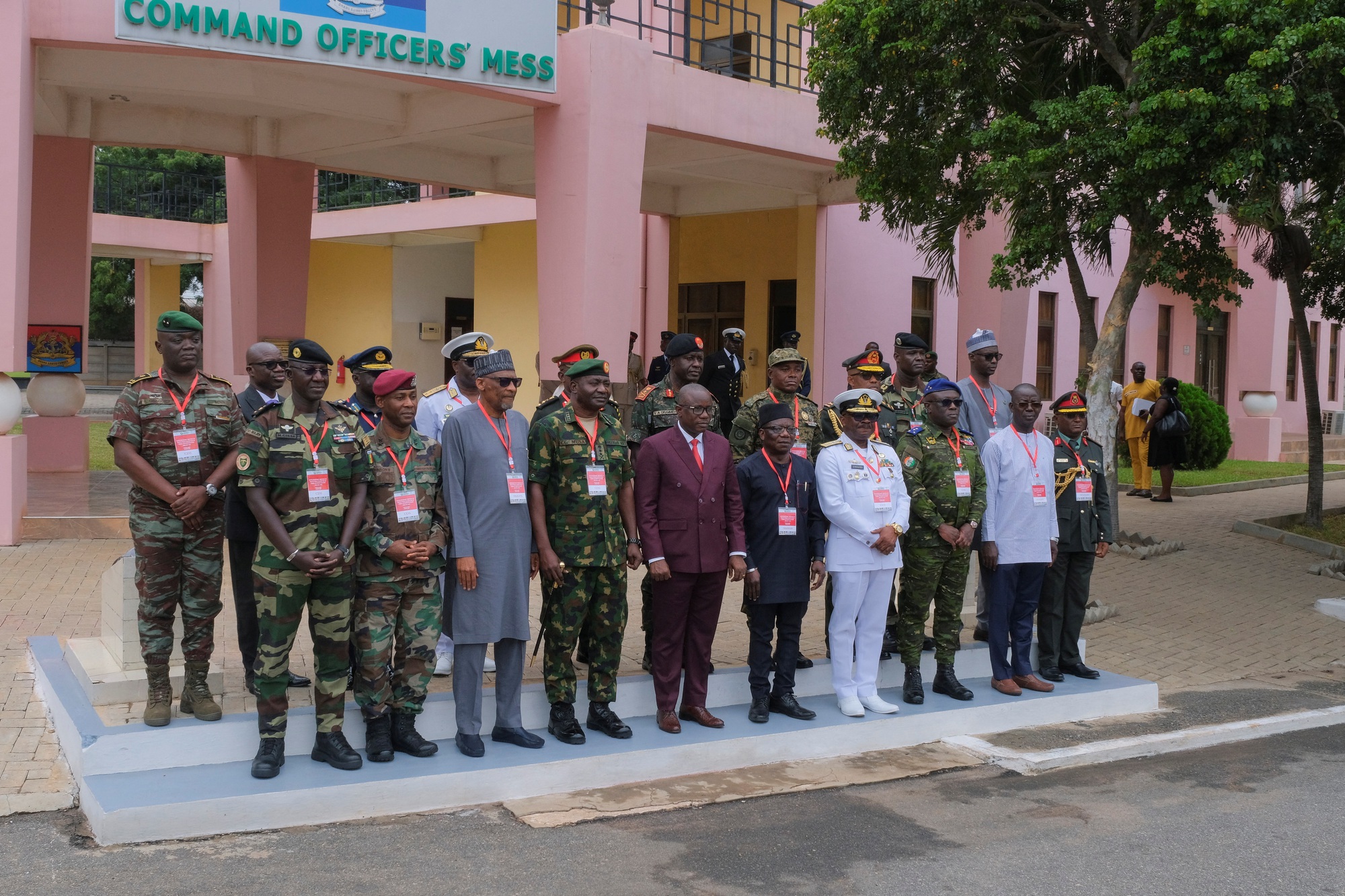 ECOWAS 'sẵn sàng' can thiệp quân sự ở Niger - Ảnh 1.