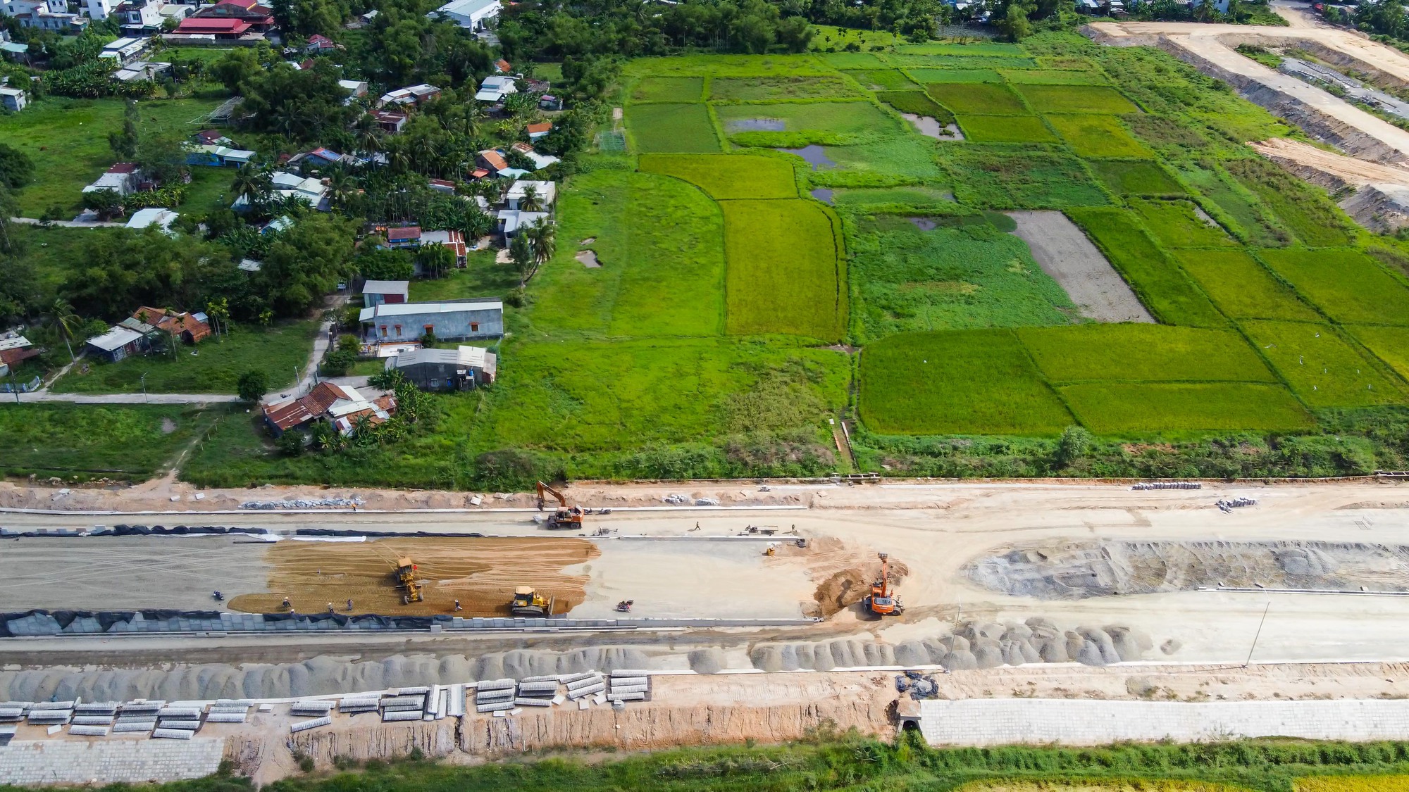 Đà Nẵng: 'Hình hài' đường vành đai phía tây nghìn tỉ sau vài năm chậm tiến độ - Ảnh 4.