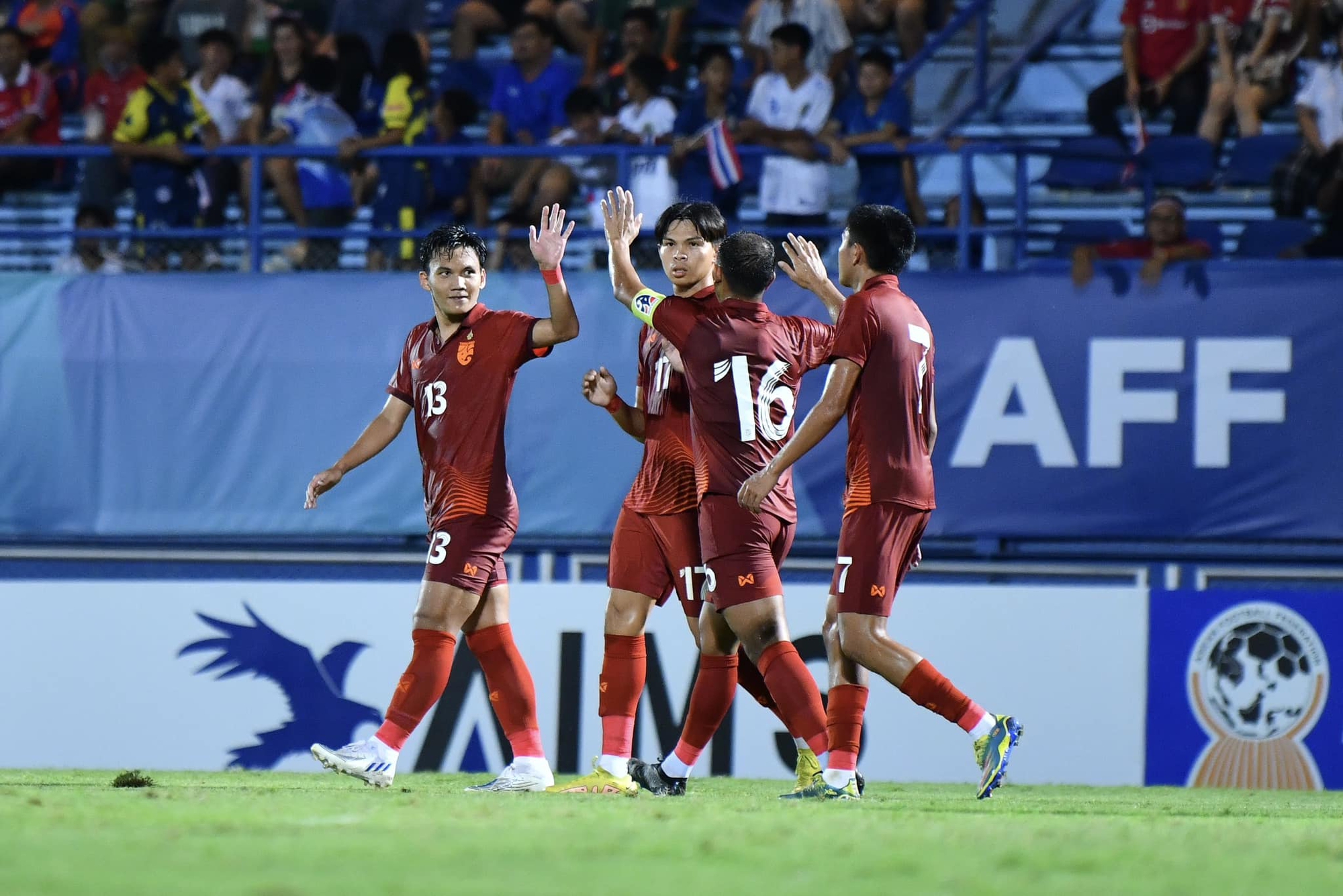 Vượt trội đẳng cấp, U.23 Thái Lan sớm vào bán kết giải Đông Nam Á - Ảnh 2.