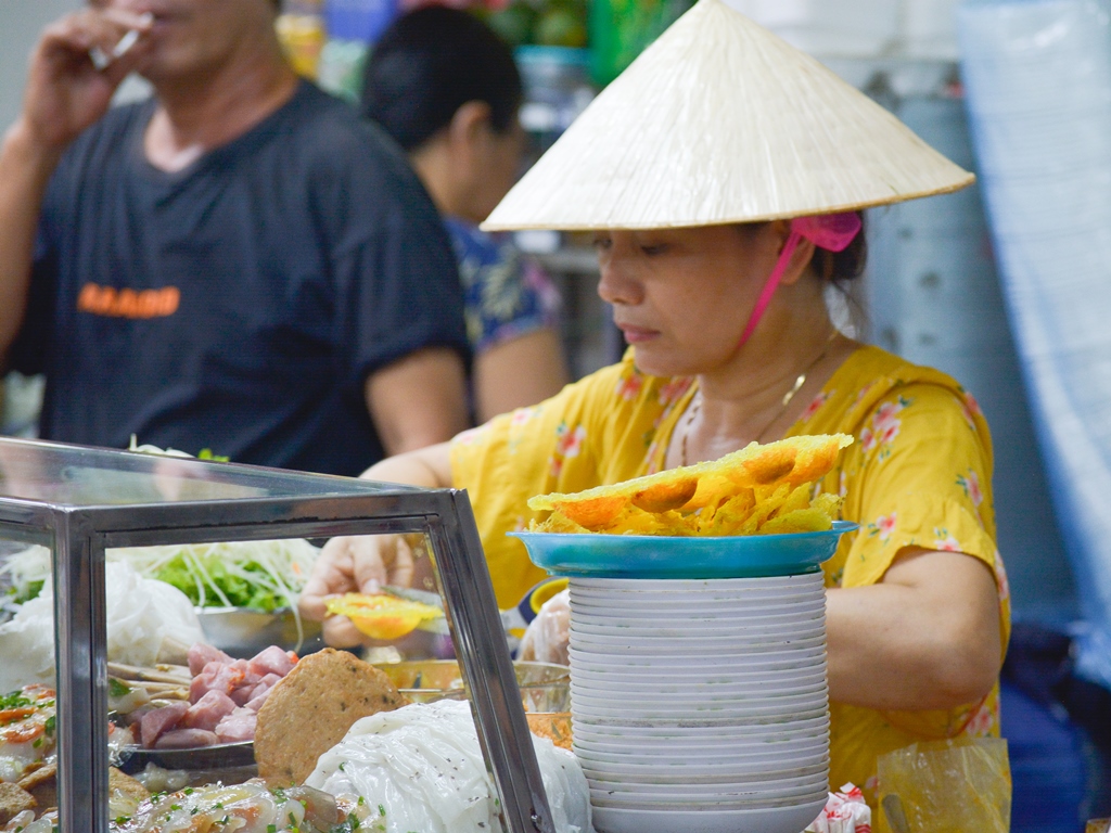 Hấp dẫn &quot;quán ăn khổng lồ&quot; giữa thành phố Đà Nẵng - Ảnh 4.