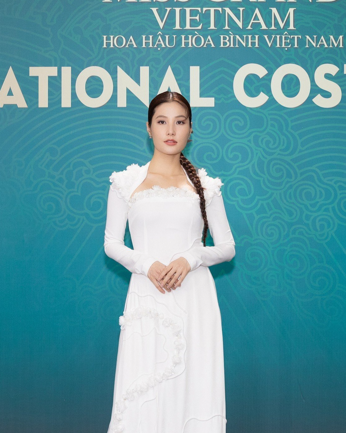 Hoa hậu Lương Thùy Linh khoe chân dài 1,22m tại sự kiện - Ảnh 13.