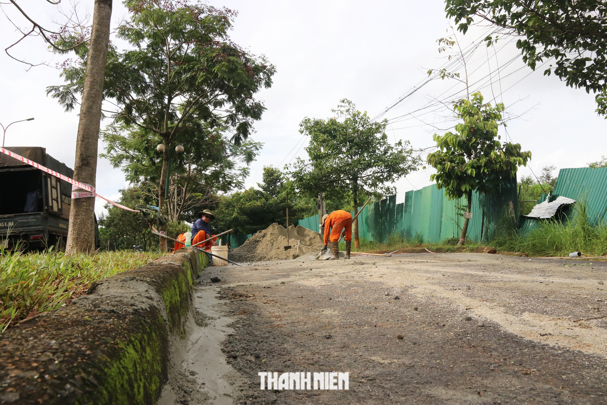 Quốc lộ 14 bị nứt đoạn qua Đắk Nông: Nỗ lực 'vá' đường sau khi tạnh mưa  - Ảnh 6.