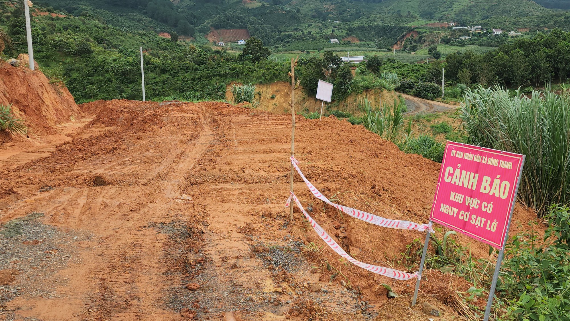 Lâm Đồng: Sụt lún đất nghiêm trọng tại dự án hồ chứa nước Đông Thanh - Ảnh 9.