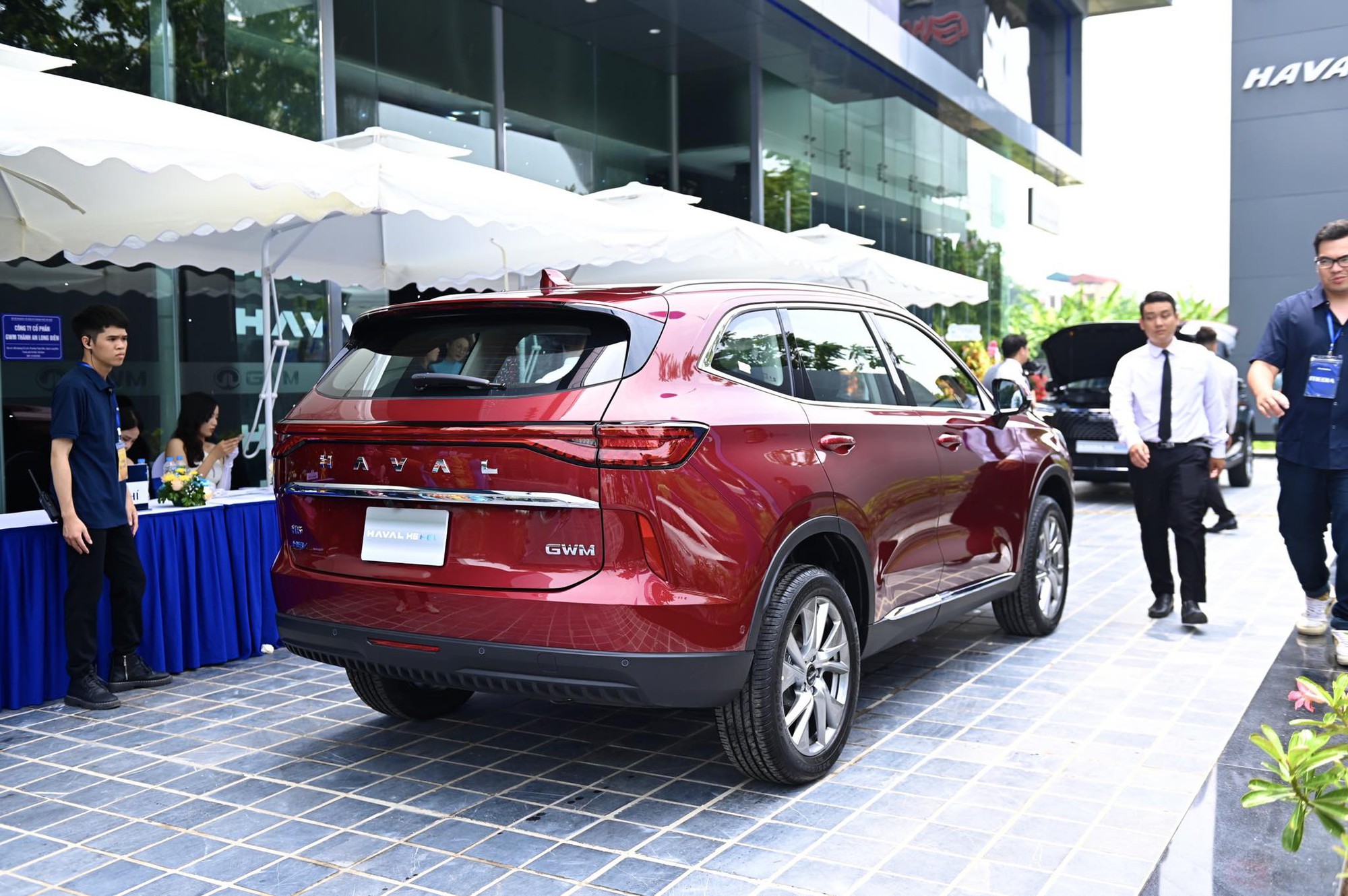 Xe Trung Quốc Haval H6 bị người dùng Việt Nam 'chê' giá đắt - Ảnh 2. Xe Trung Quốc Haval H6 bị người dùng Việt Nam 'chê' giá đắt - Ảnh 2.