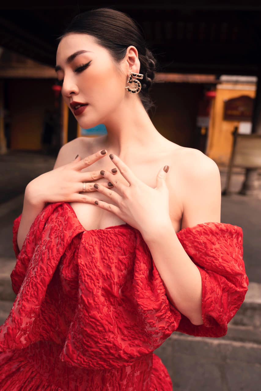 Váy trễ vai có 2 màu như ảnh: vàng, trắng (kèm feedback) | Shopee Việt Nam
