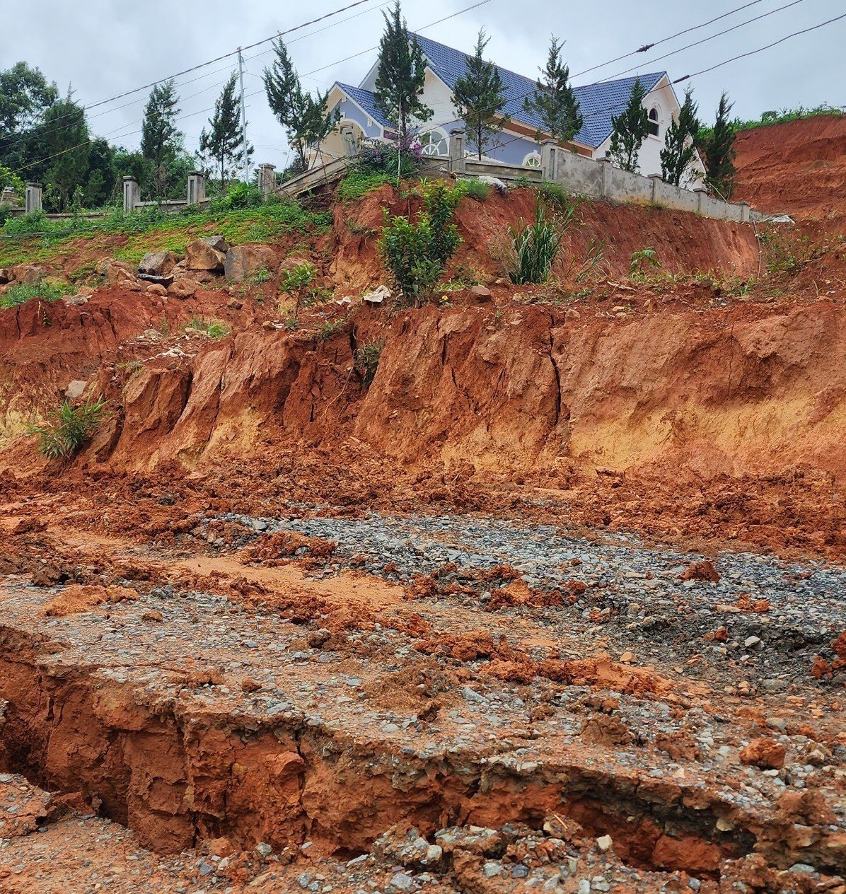 Lâm Đồng: Sụt lún đất nghiêm trọng tại dự án hồ chứa nước Đông Thanh - Ảnh 7.