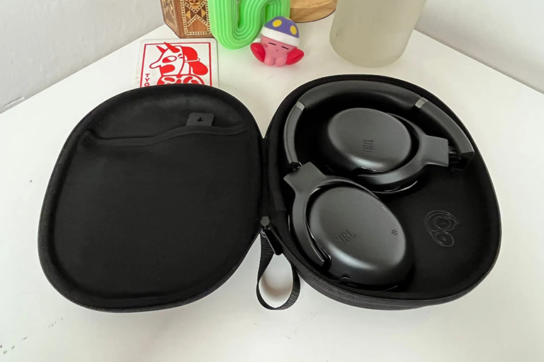 Trải nghiệm tai nghe over-ear JBL Tour One M2 - Ảnh 1. Trải nghiệm tai nghe over-ear JBL Tour One M2 - Ảnh 1.