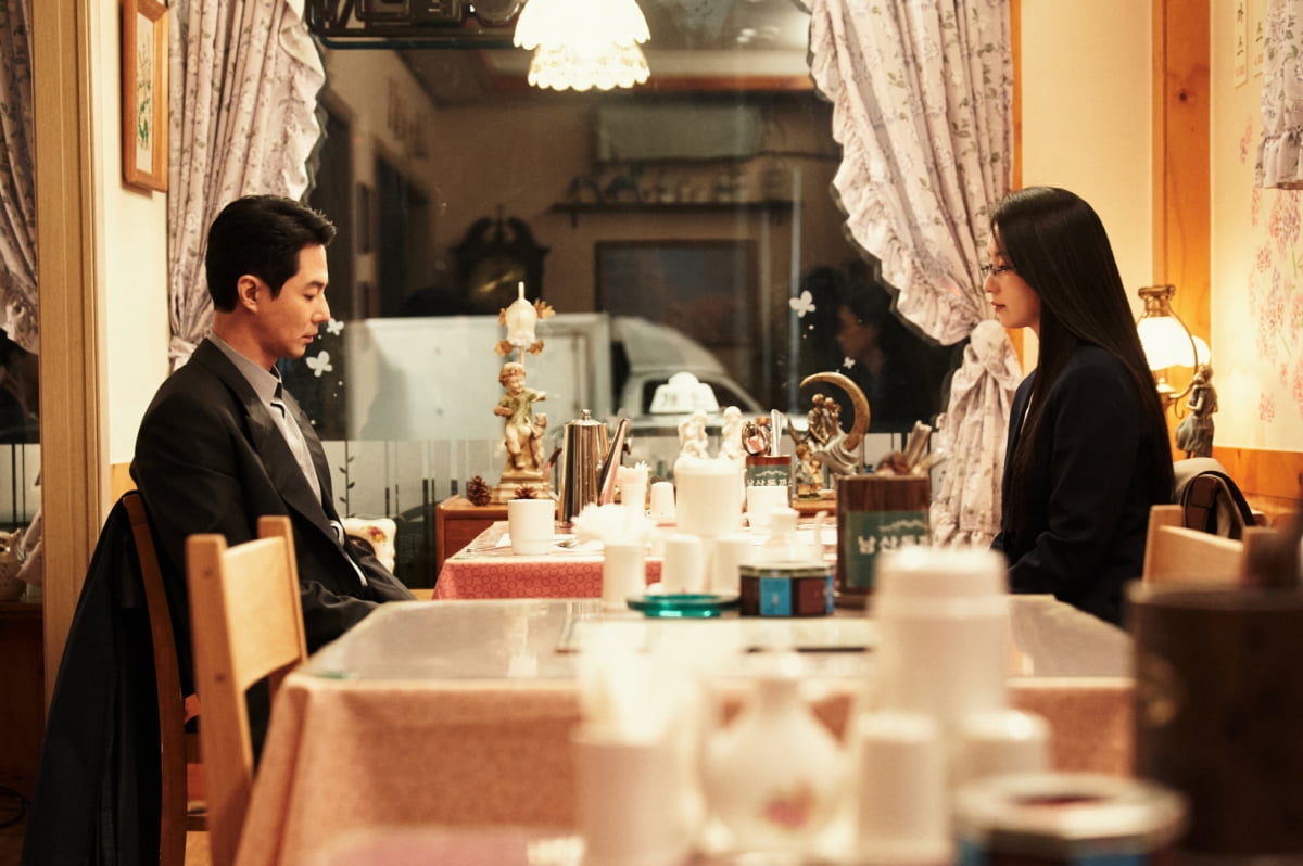Cặp sao Jo In Sung và Han Hyo Joo gây sốt trong phim ‘Moving’ - Ảnh 2.