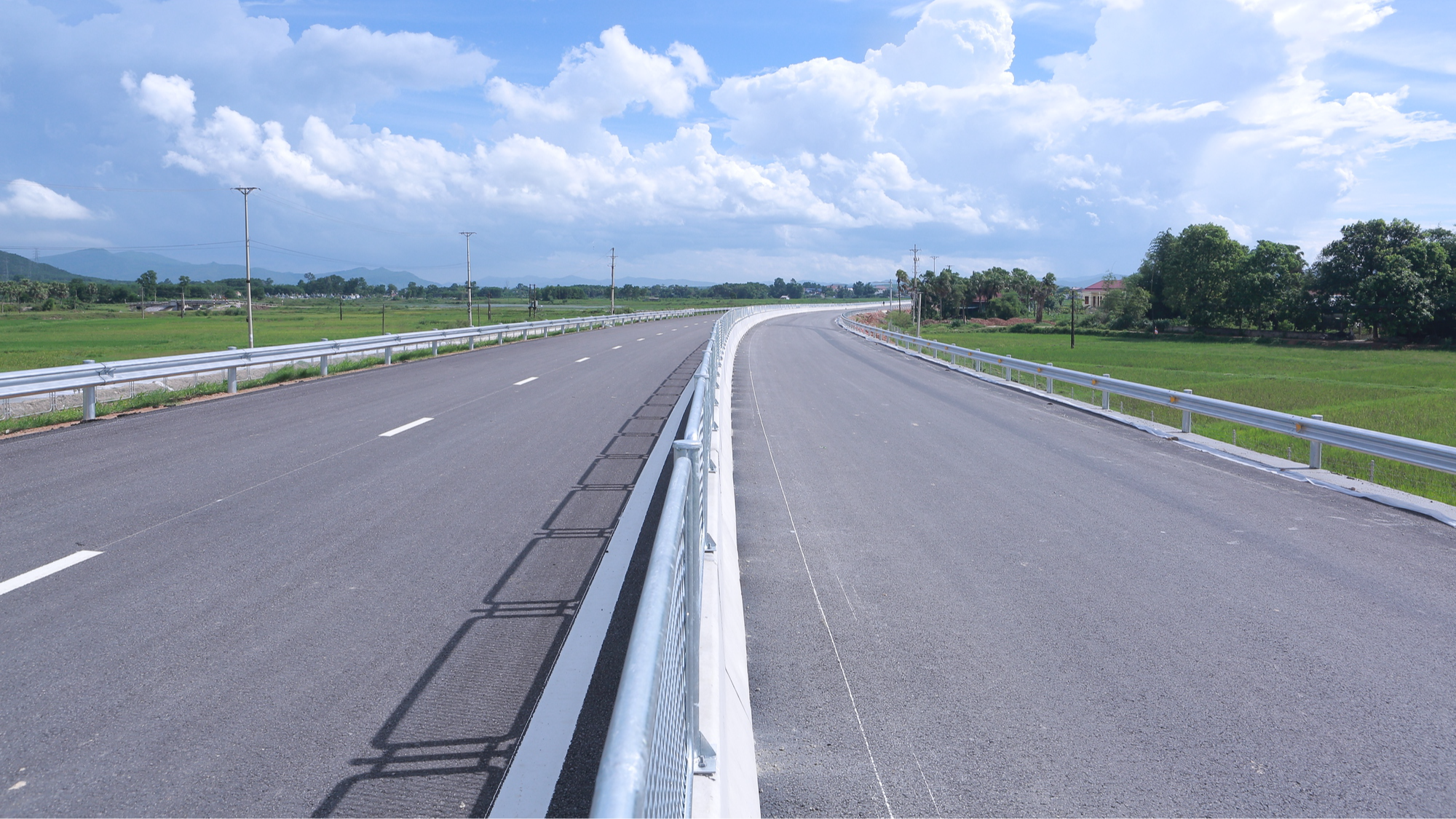 Cận cảnh cao tốc QL45 - Nghi Sơn sắp thông xe - Ảnh 5.