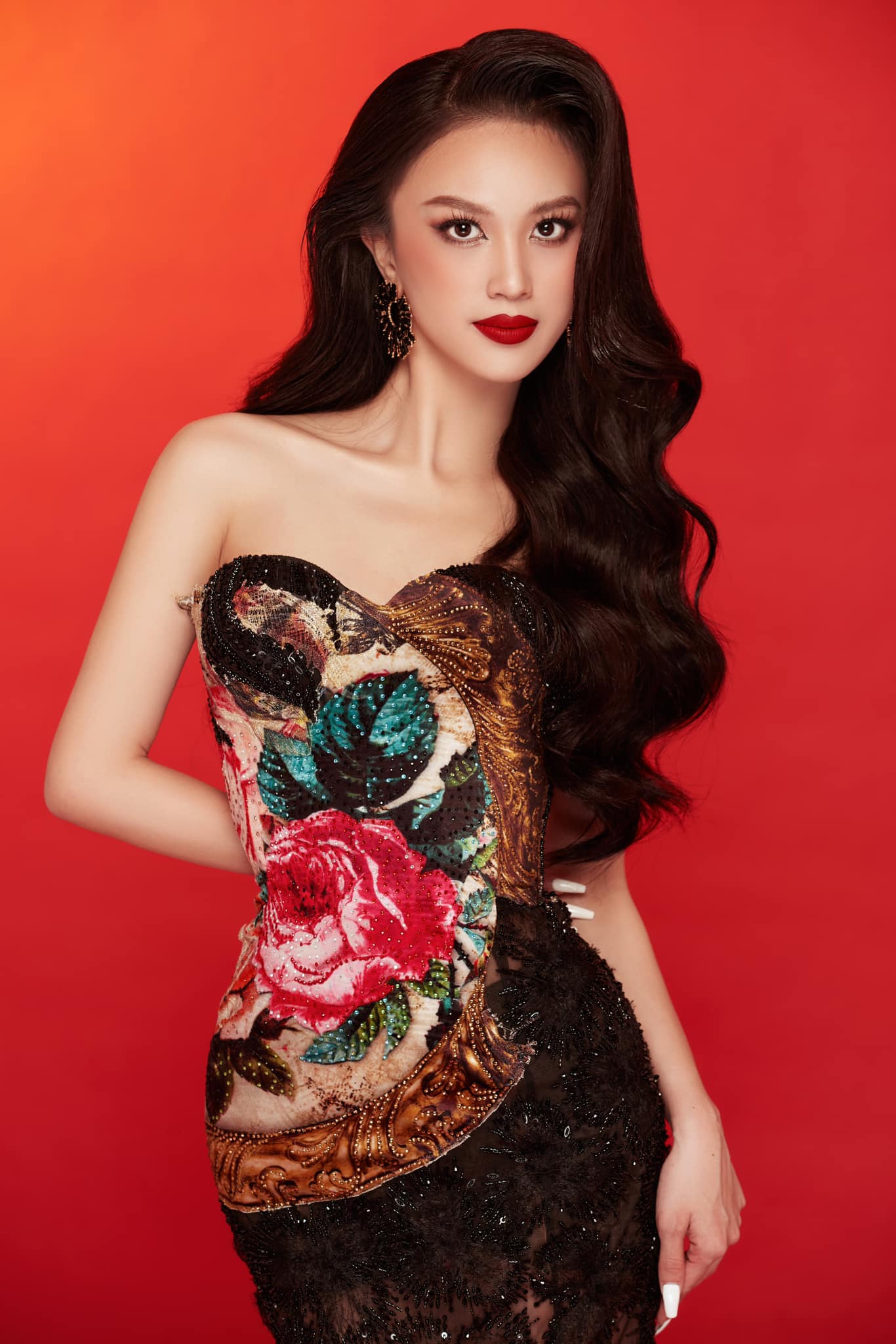Mỹ nhân lai đóng 'Chị chị em em' gây chú ý khi thi Miss Universe Vietnam 2023 - Ảnh 4.