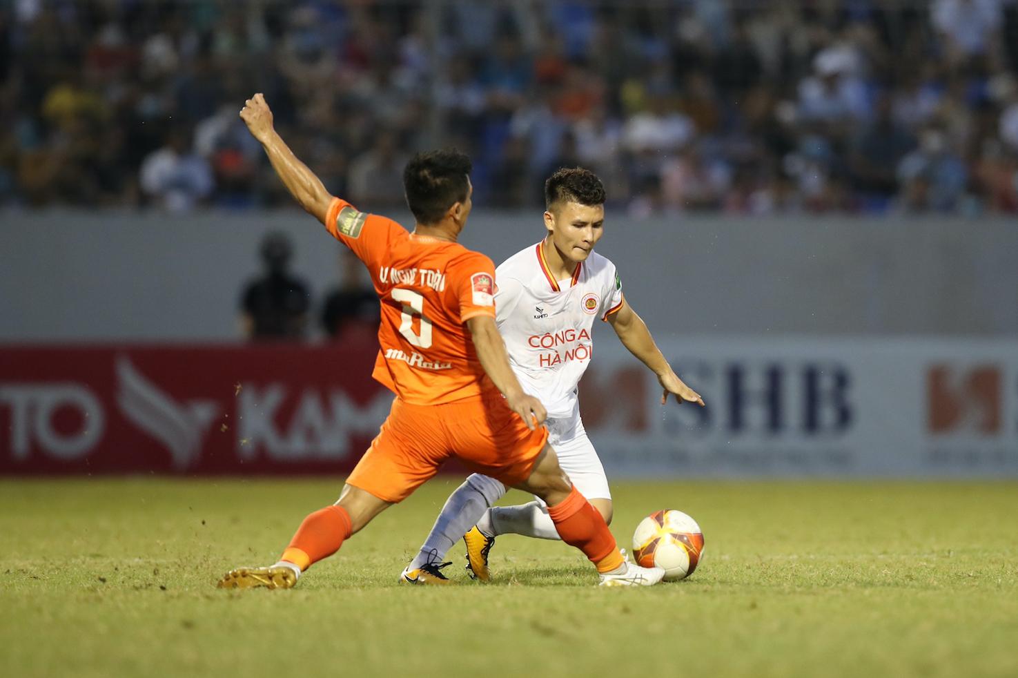 VAR xuất hiện ở trận đấu quyết định cho chức vô địch V-League 2023 - Ảnh 1.