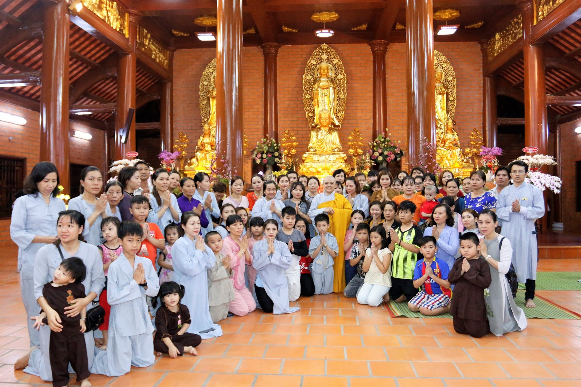 Đại lễ Vu lan báo hiếu: 'Cuộc đời vô thường, đừng giận hờn cha mẹ' - Ảnh 2.