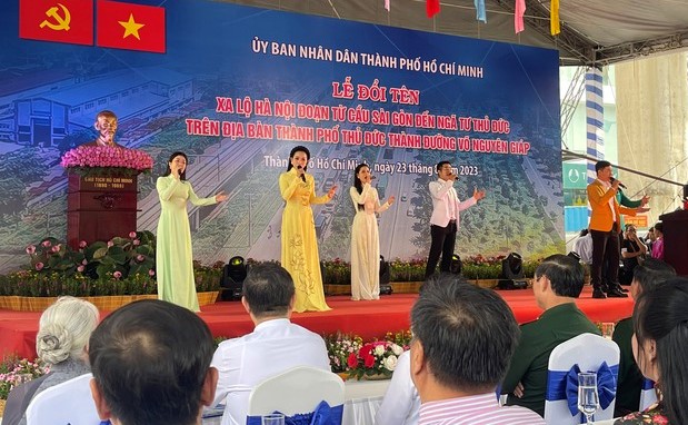Lễ đổi tên xa lộ Hà Nội thành đường Võ Nguyên Giáp - Ảnh 1.