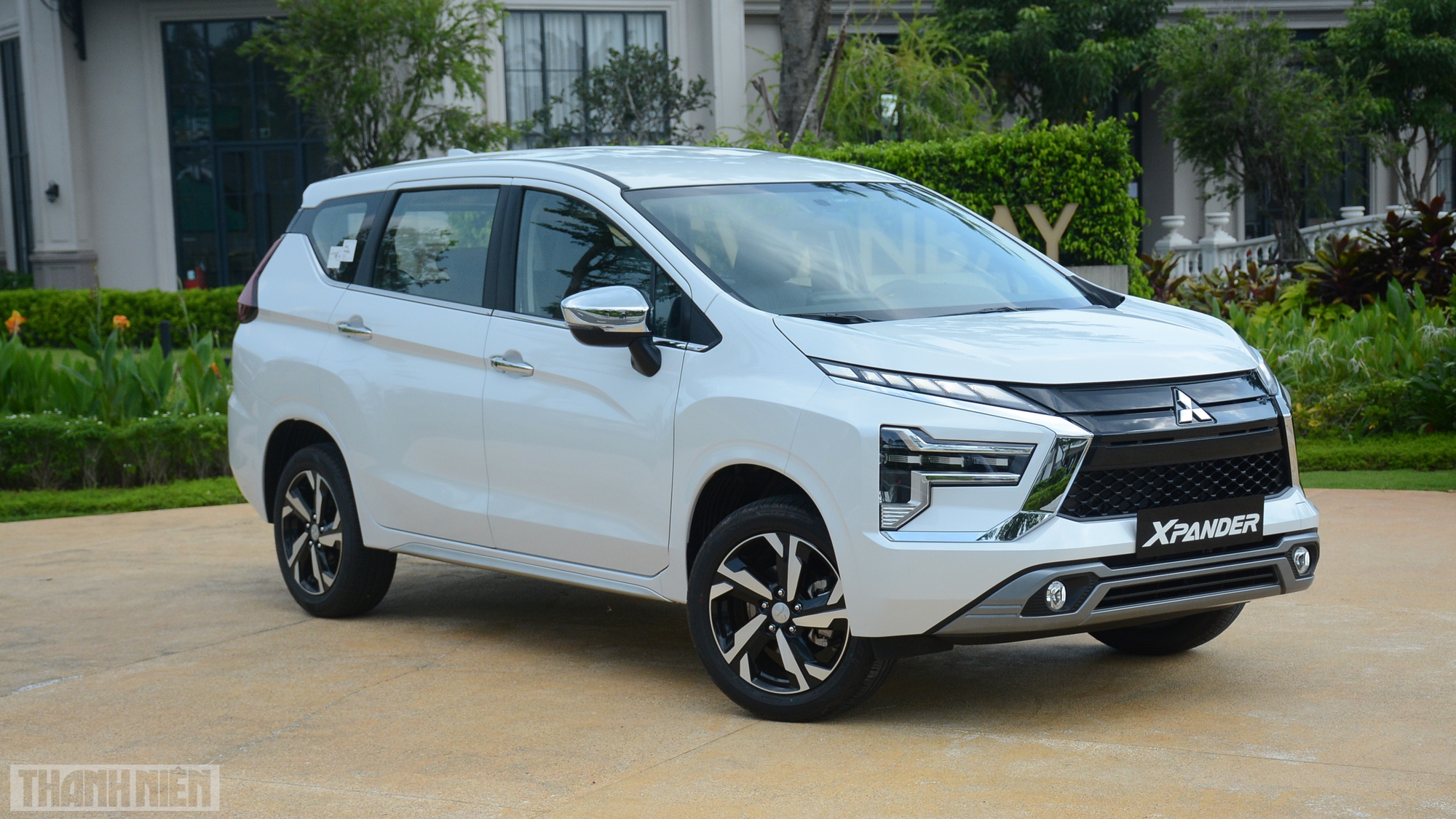 Bất chấp doanh số sụt giảm, Mitsubishi Xpander tiếp tục khẳng định vị thế dẫn đầu phân khúc MPV 7 chỗ tại Việt Nam với 3.508 xe bán ra trong quý 1/2024. Xpander tại Việt Nam có bản số sàn lắp ráp trong nước, các phiên bản còn lại nhập khẩu từ Indonesia đi kèm mức giá từ 555 - 698 triệu đồng.